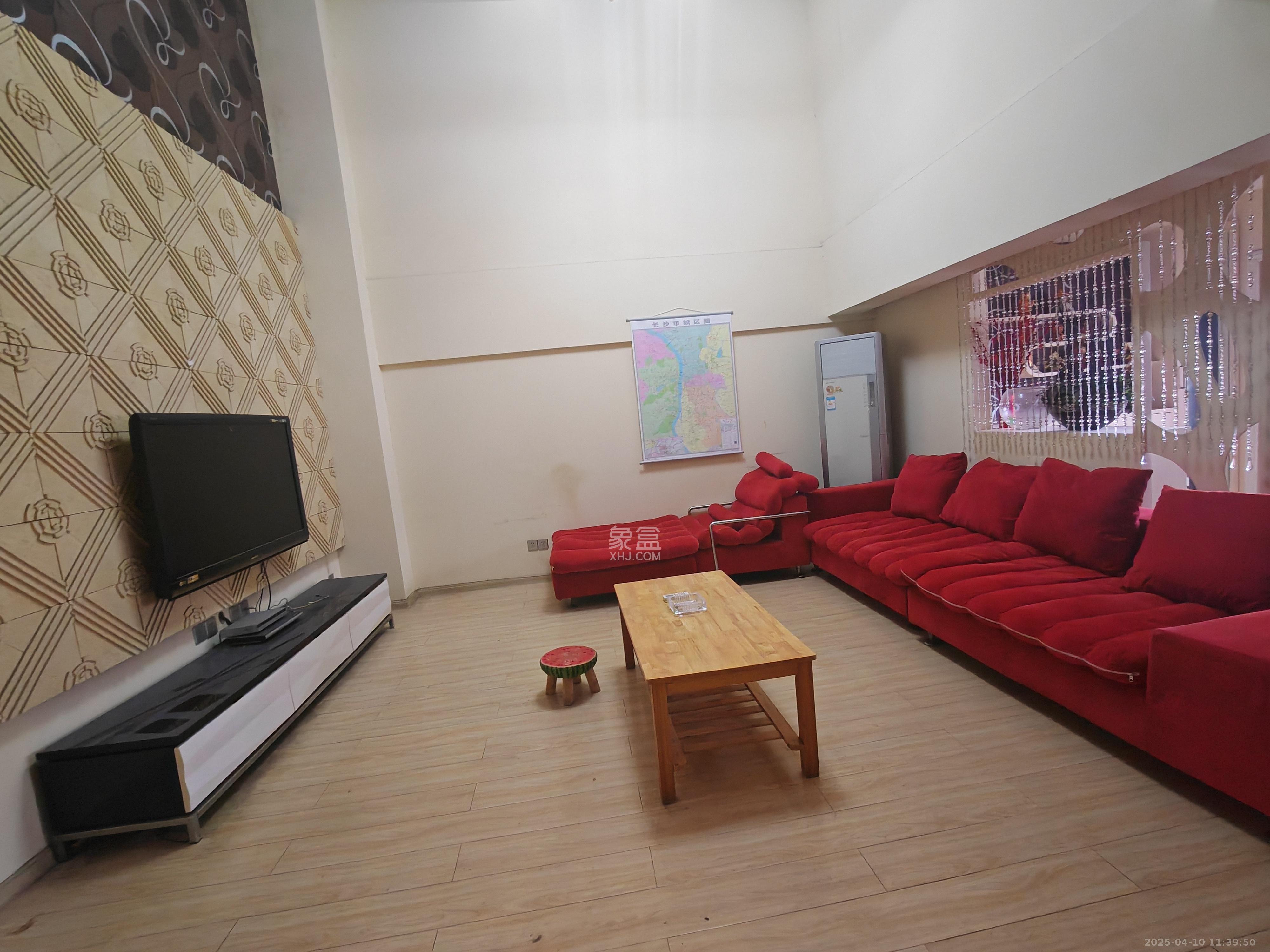 南国嘉苑 5室2厅2卫 3200.0元/月 南国嘉苑 5室2厅2卫 3200.0元/月室内图