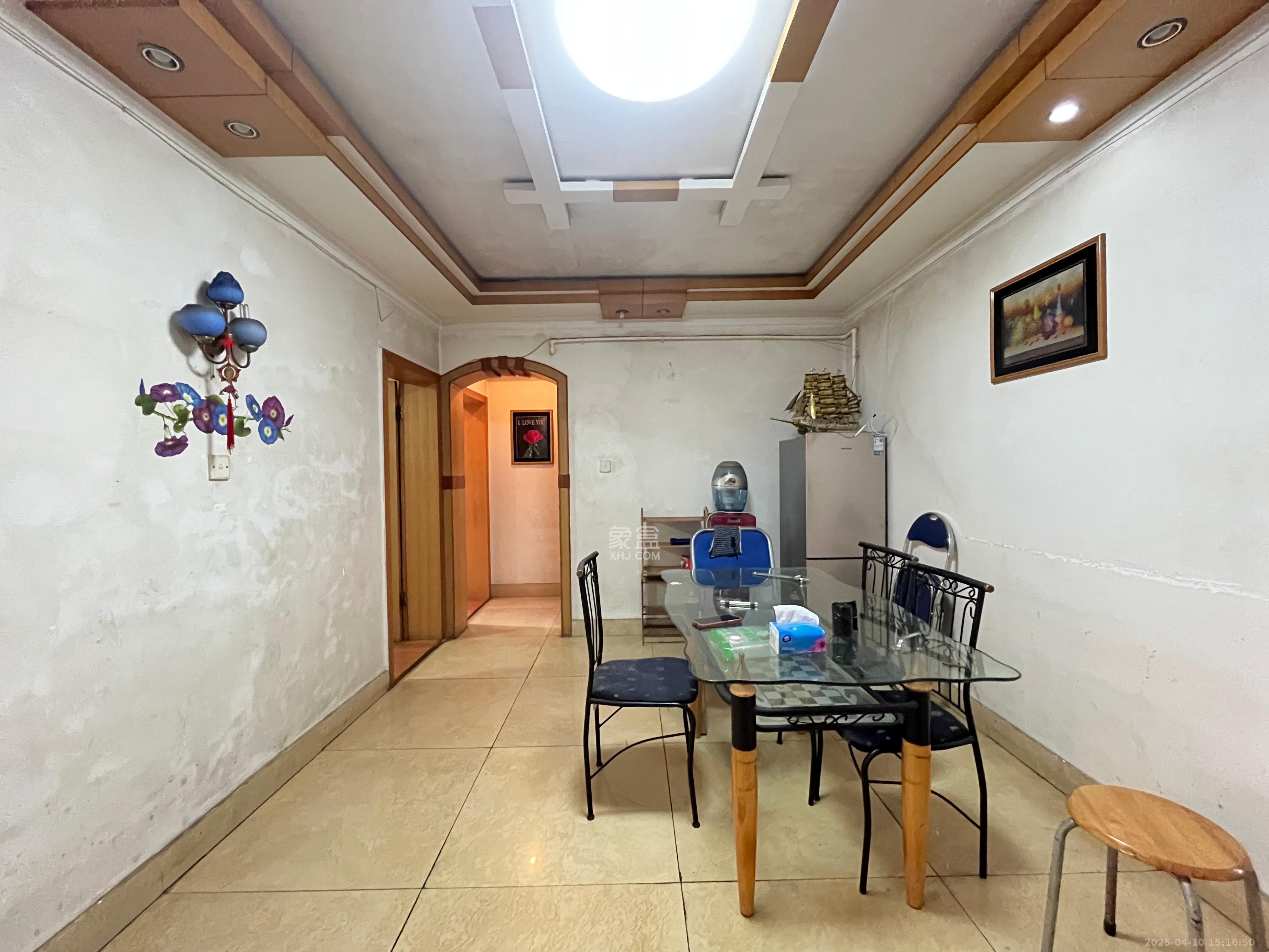 芙蓉电器城  3室2厅1卫    1800.0元/月 芙蓉电器城  3室2厅1卫    1800.0元/月室内图