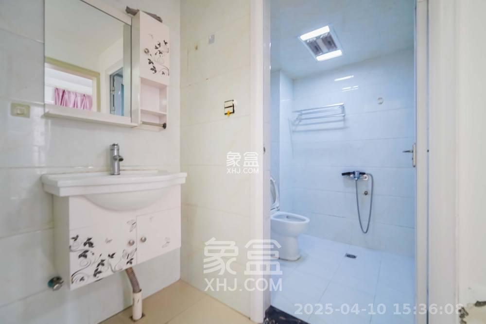 绿地之窗 2室2厅1卫 2000.0元/月 绿地之窗 2室2厅1卫 2000.0元/月室内图