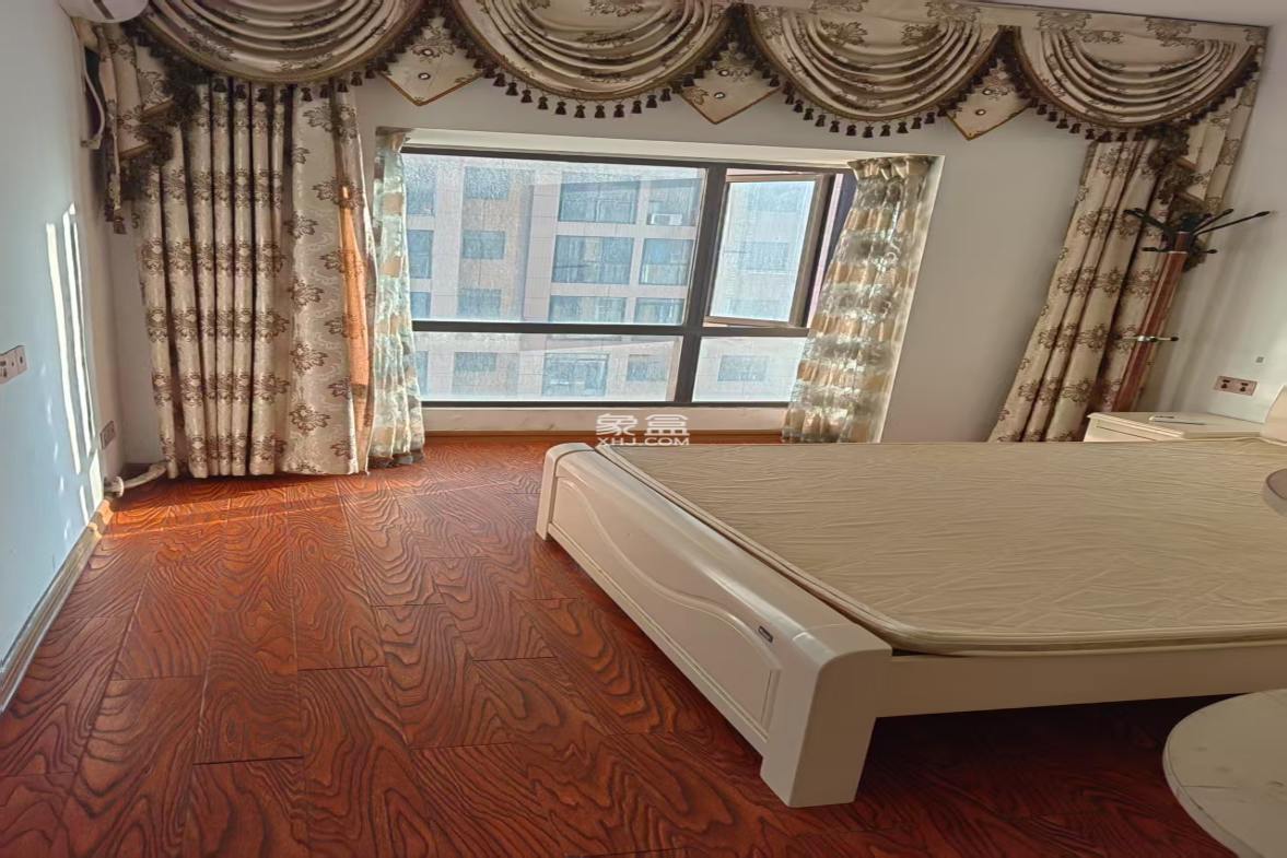 万豪城市花园 3室2厅2卫 2300.0元/月 万豪城市花园 3室2厅2卫 2300.0元/月室内图