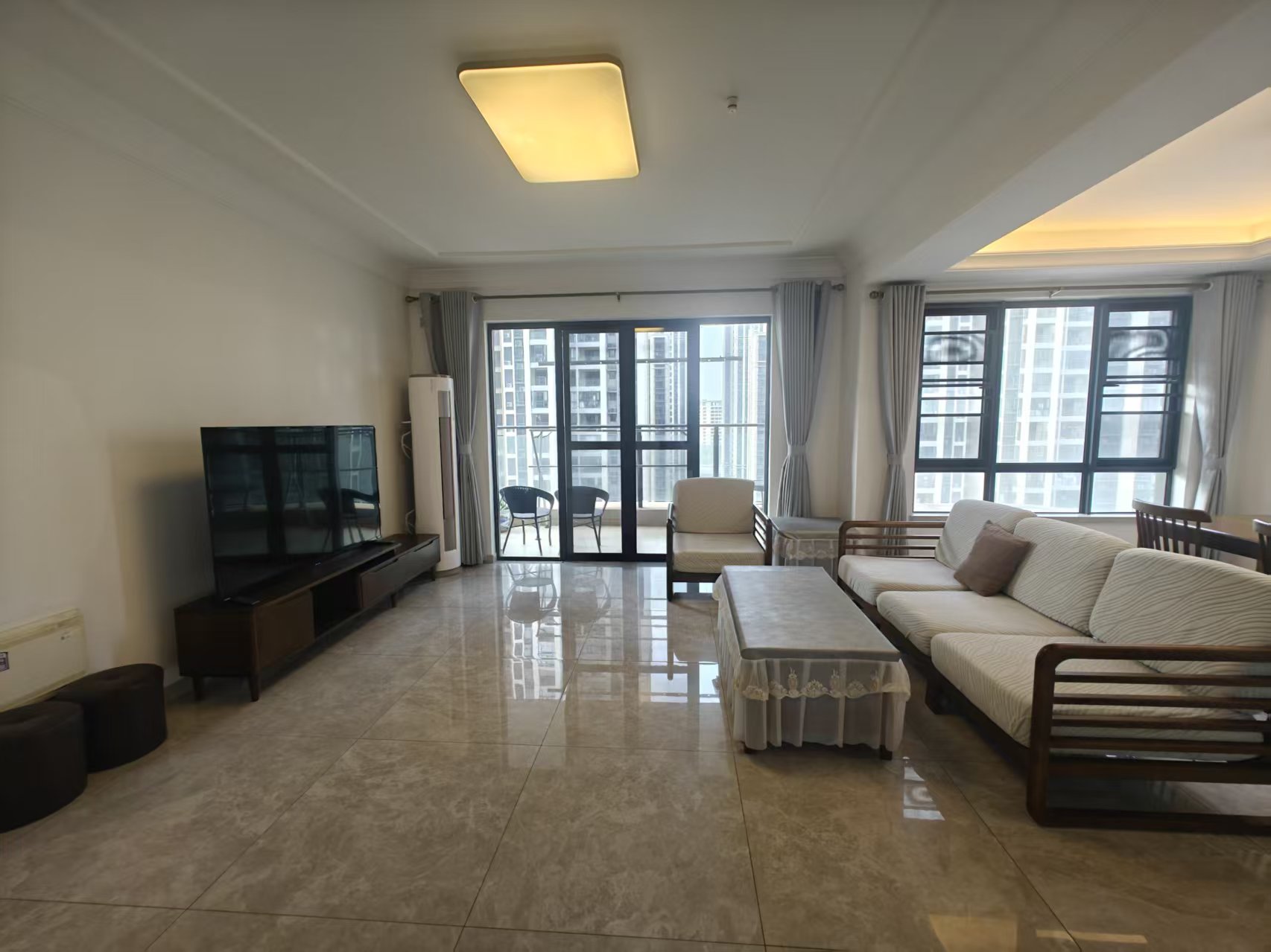 星华海岸城二期  3室2厅2卫    3000.0元/月 星华海岸城二期  3室2厅2卫    3000.0元/月室内图