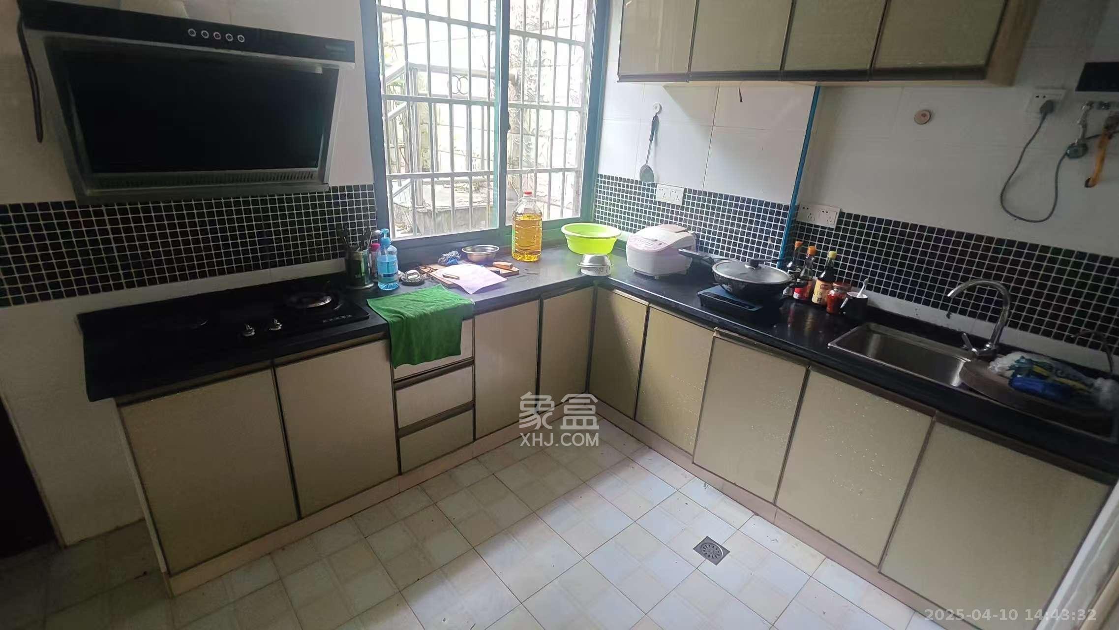 望兴景园一期 1室2厅1卫 1900.0元/月 望兴景园一期 1室2厅1卫 1900.0元/月室内图