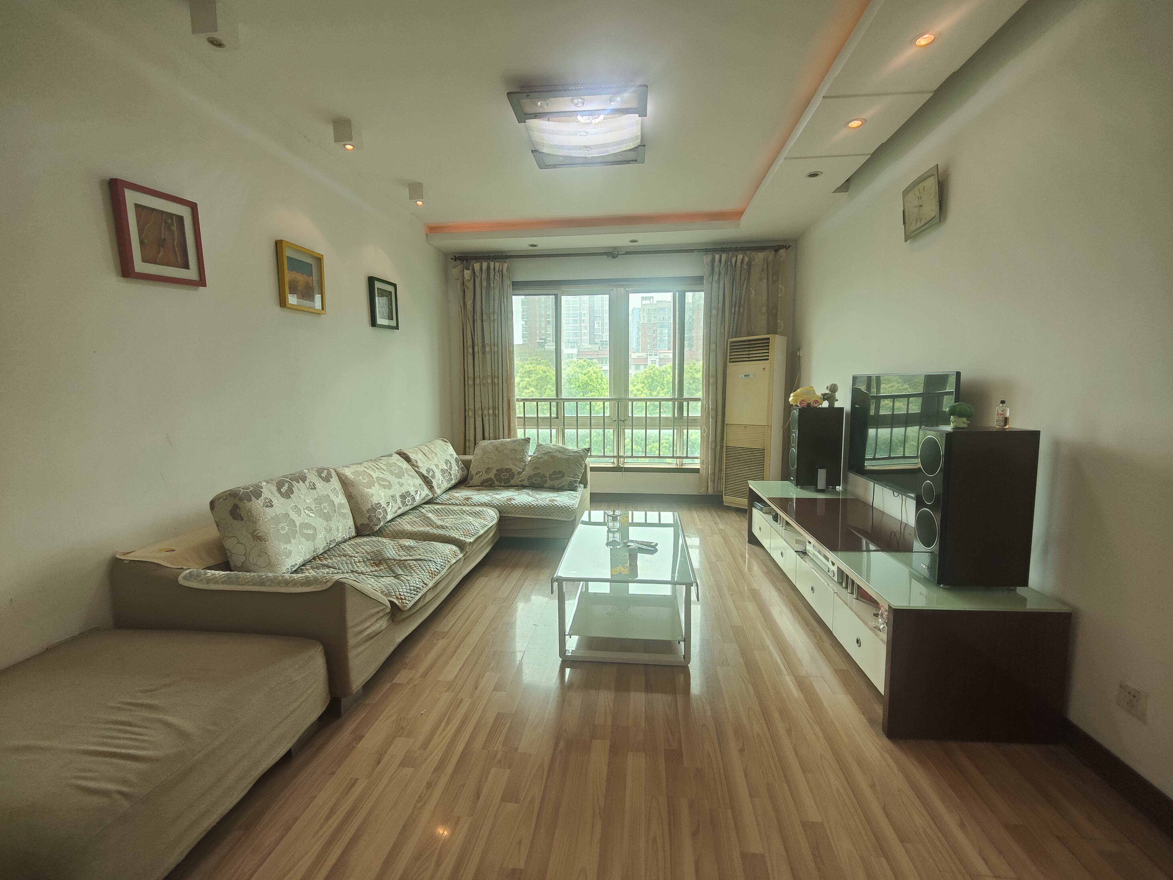 湘银小区  2室2厅1卫    38.0万 湘银小区  2室2厅1卫    38.0万