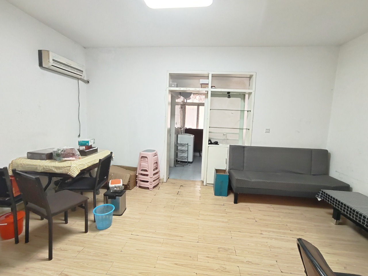 银馨家园(贺家土电厂生活区)  2室1厅1卫    21.0万 银馨家园(贺家土电厂生活区)  2室1厅1卫    21.0万室内图