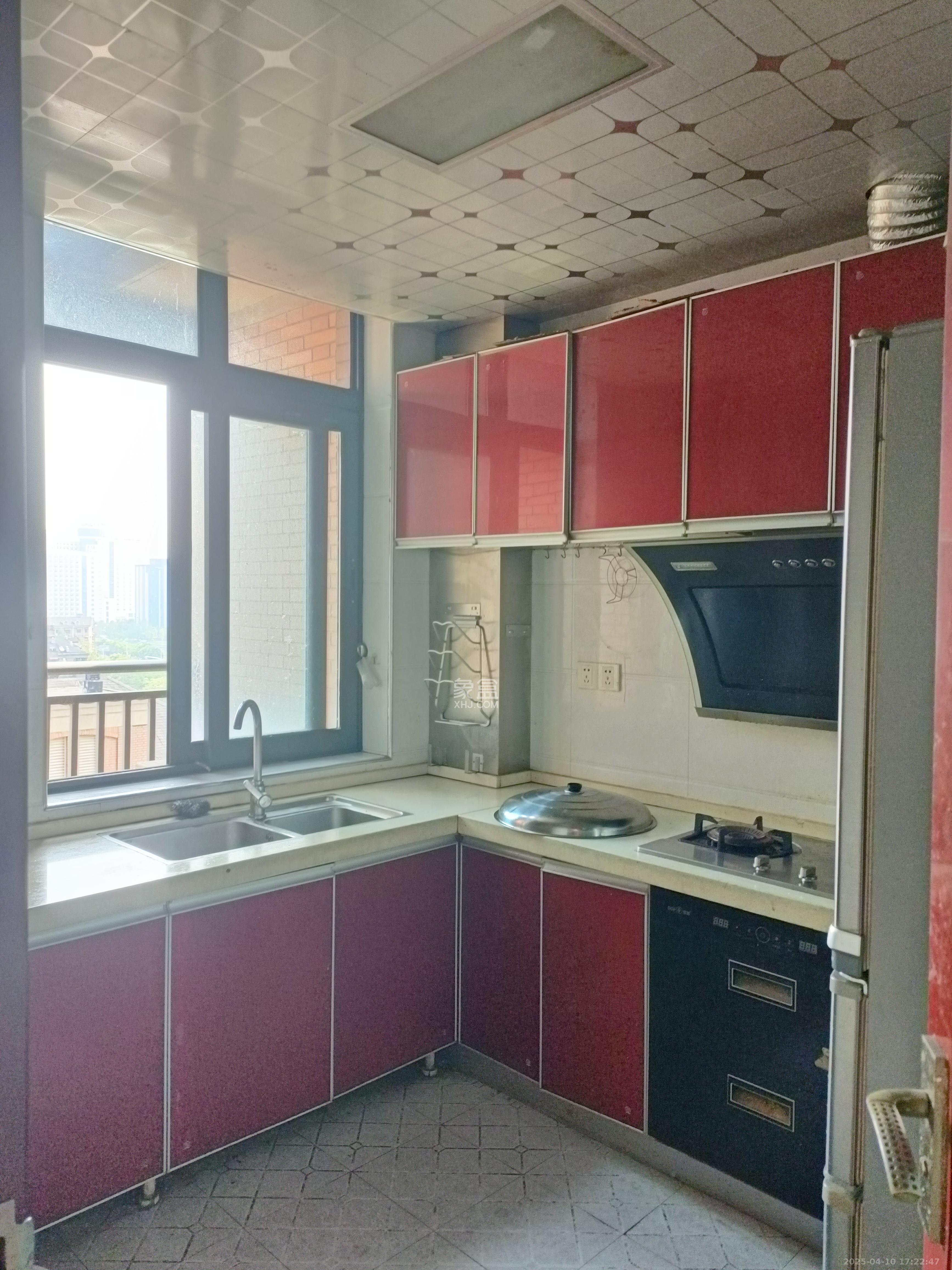 绿城桂花城 3室2厅1卫 2600.0元/月 绿城桂花城 3室2厅1卫 2600.0元/月室内图