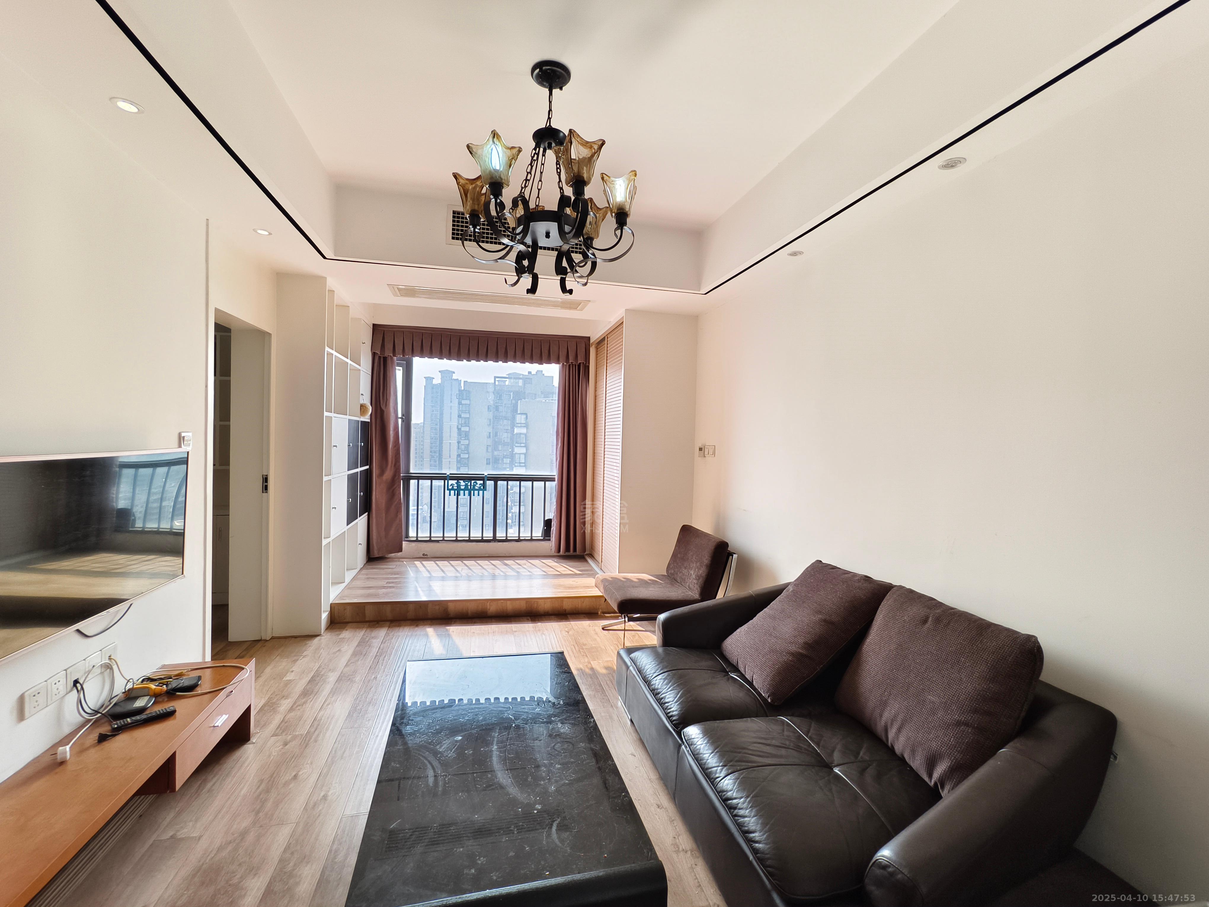 华晨御园 1室1厅1卫 1500.0元/月 华晨御园 1室1厅1卫 1500.0元/月室内图