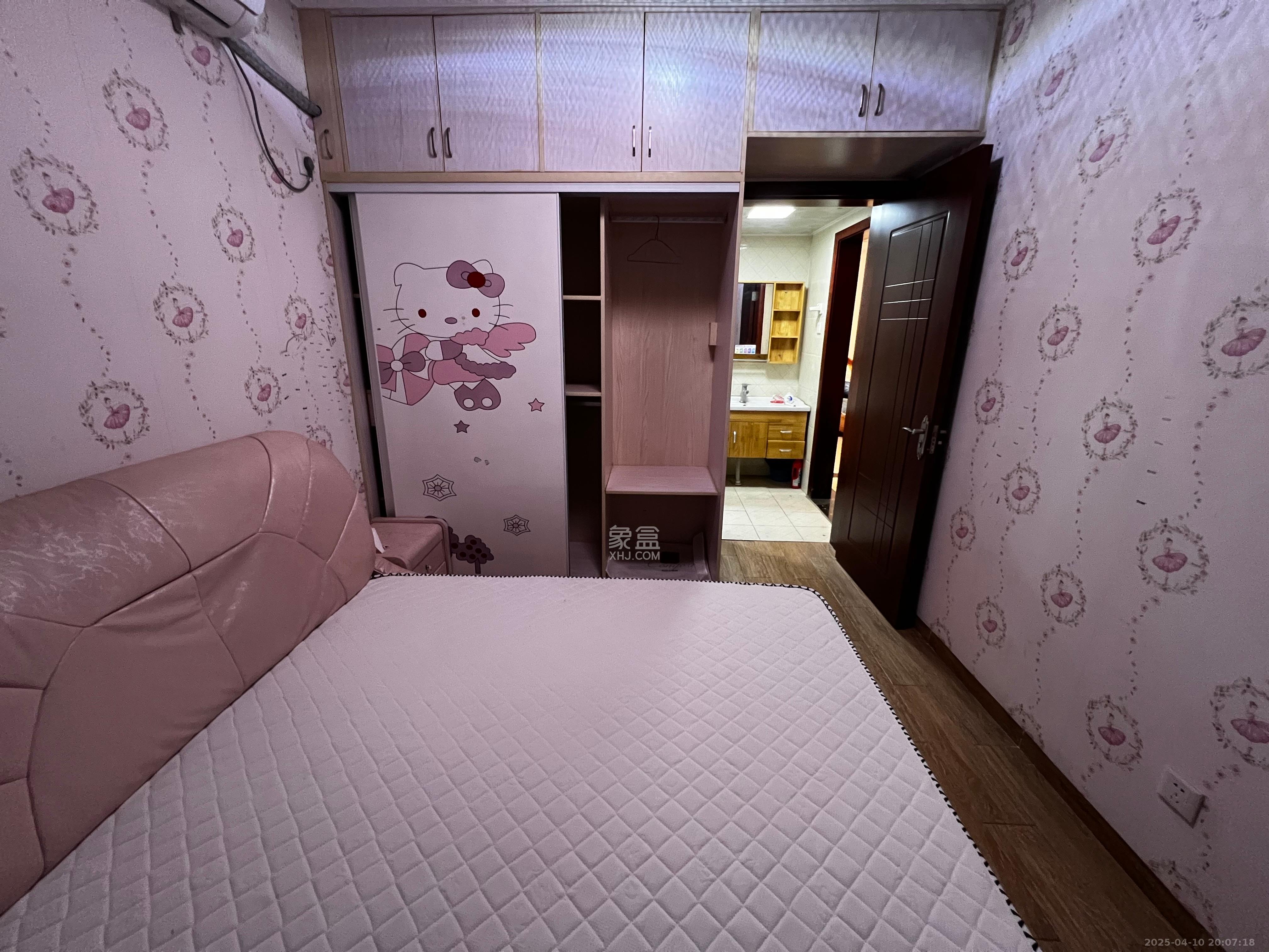 好莱城（弘德西街）  3室2厅2卫   2500.00元/月室内图
