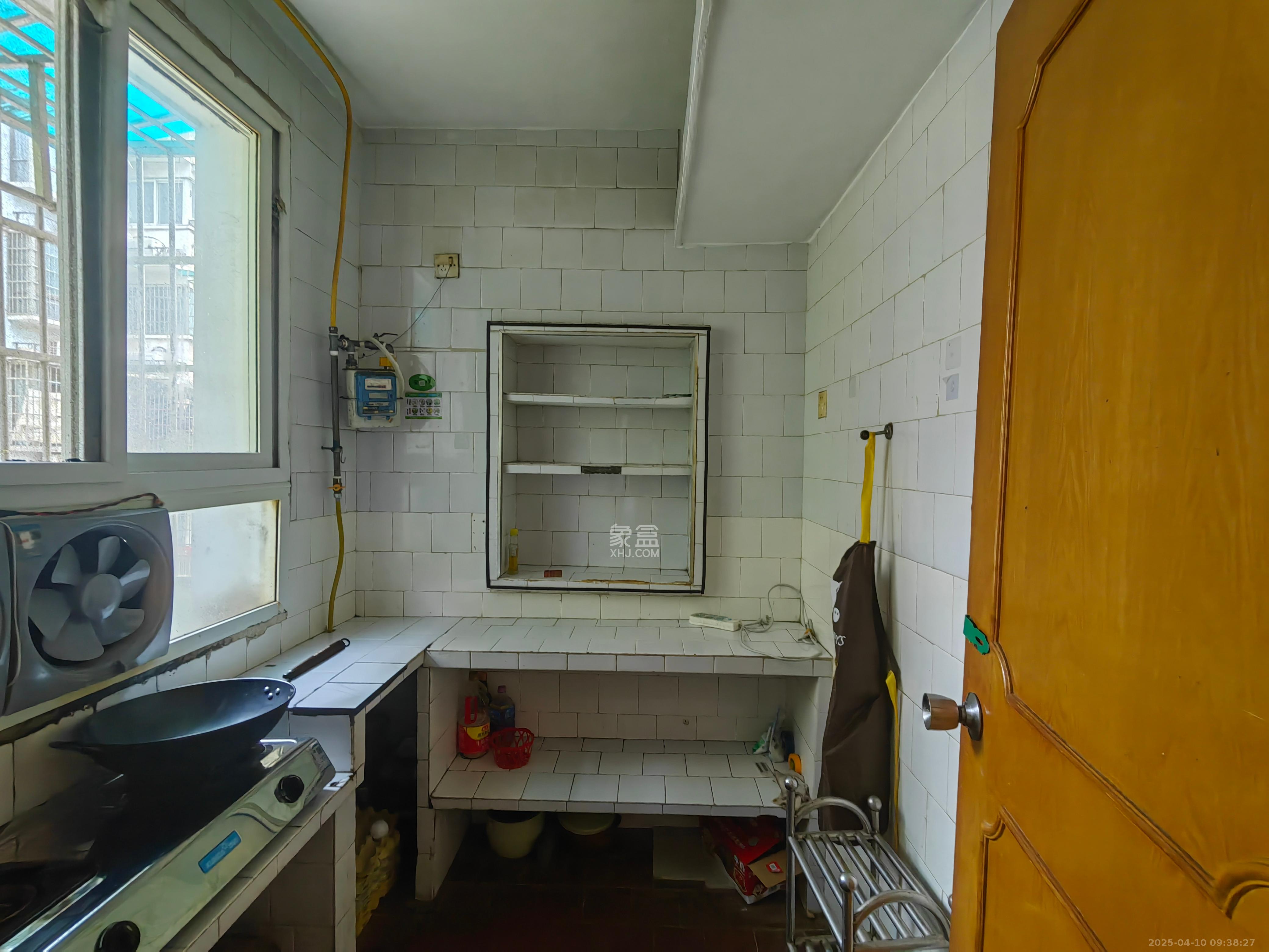 汽制宿舍 2室2厅1卫 1400.0元/月 汽制宿舍 2室2厅1卫 1400.0元/月室内图