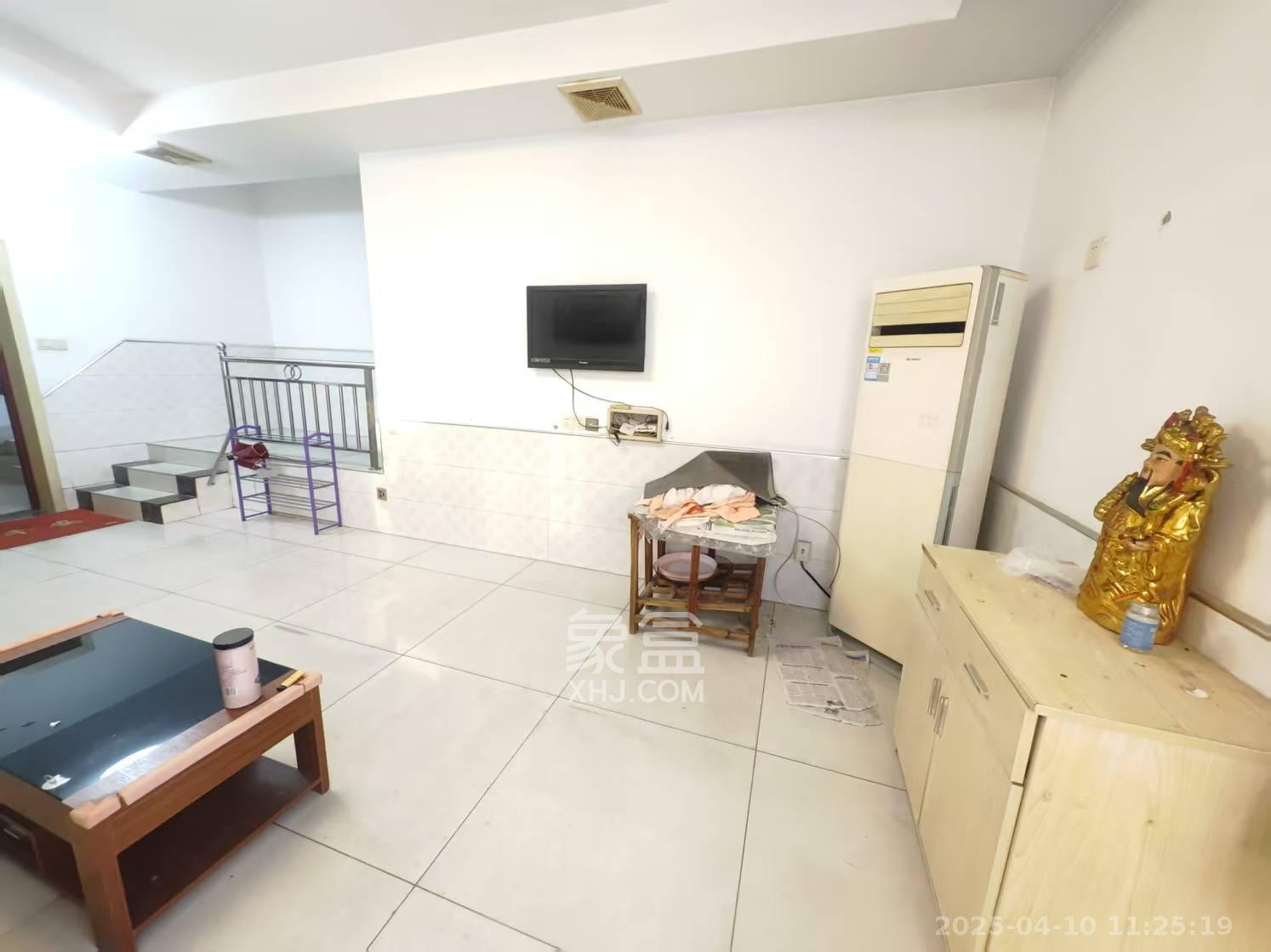 冠华槟榔园  2室2厅1卫    750.0元/月 冠华槟榔园  2室2厅1卫    750.0元/月室内图1