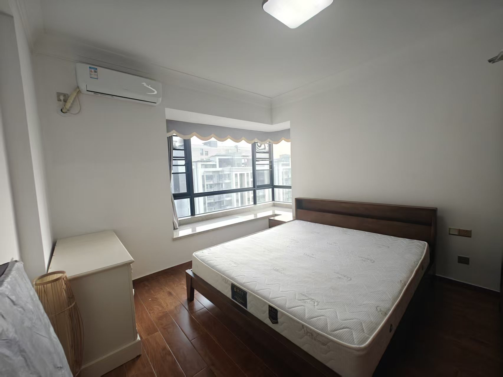 星华海岸城二期  3室2厅2卫    3000.0元/月 星华海岸城二期  3室2厅2卫    3000.0元/月室内图