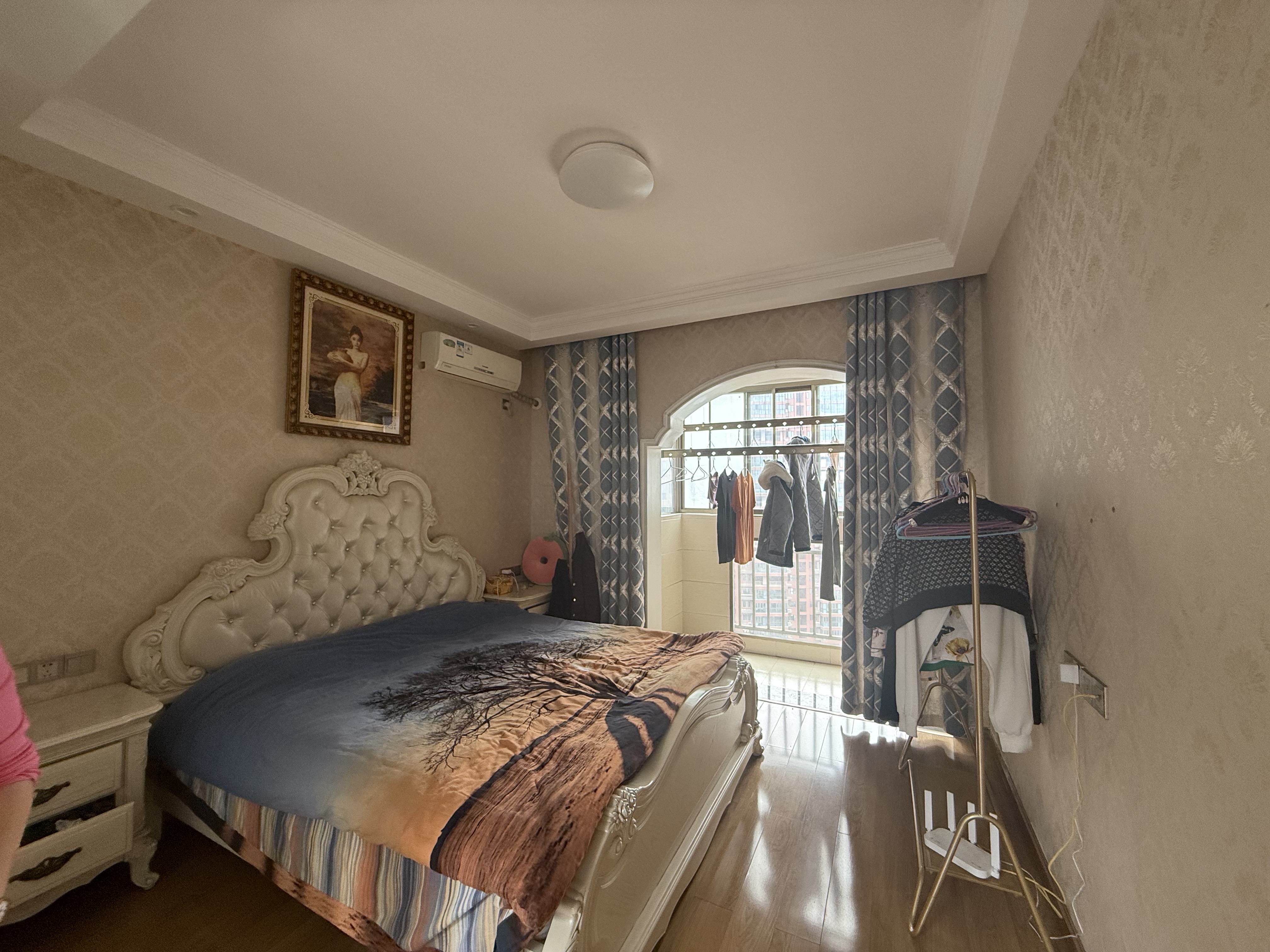 大同芙蓉 4室2厅2卫 92.8万 大同芙蓉 4室2厅2卫 92.8万客厅