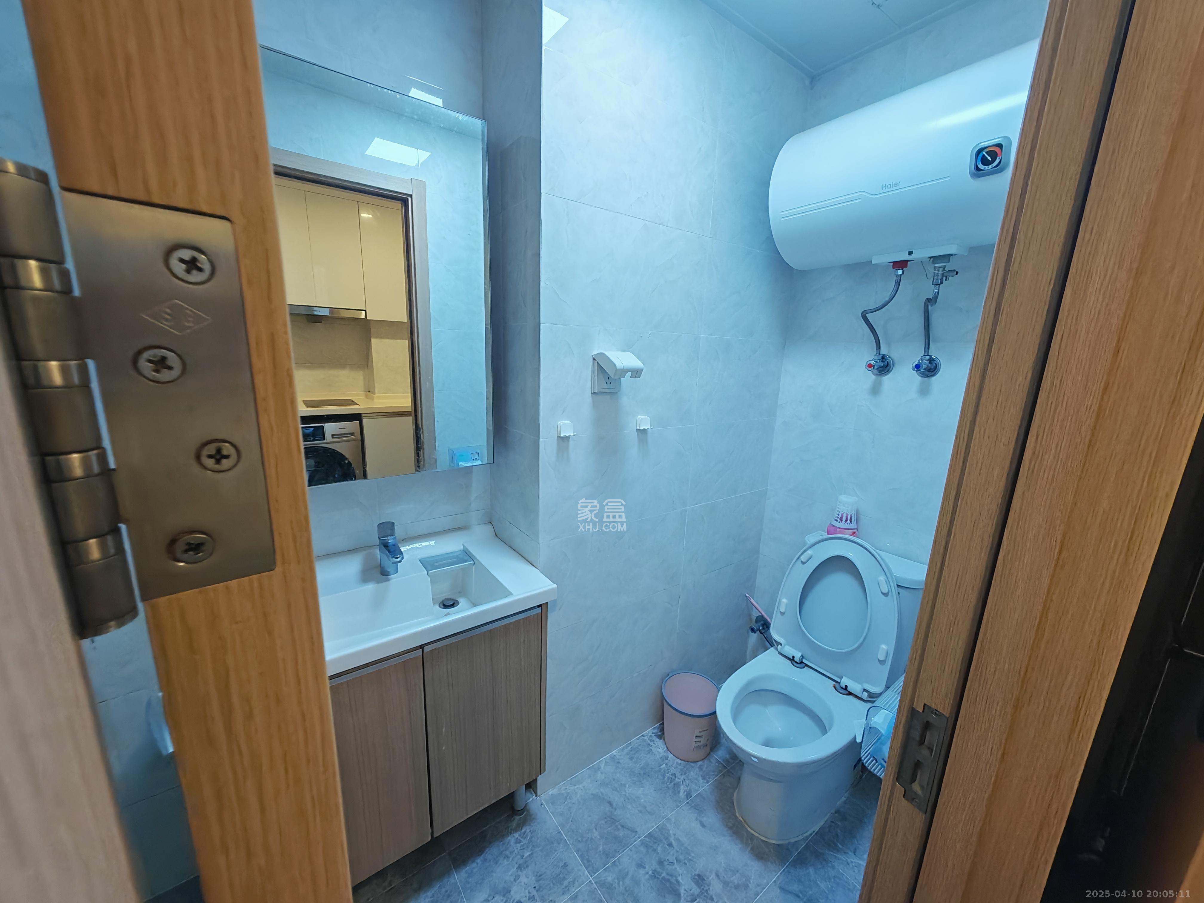 卓越浅水湾  1室1厅1卫   1400.00元/月室内图