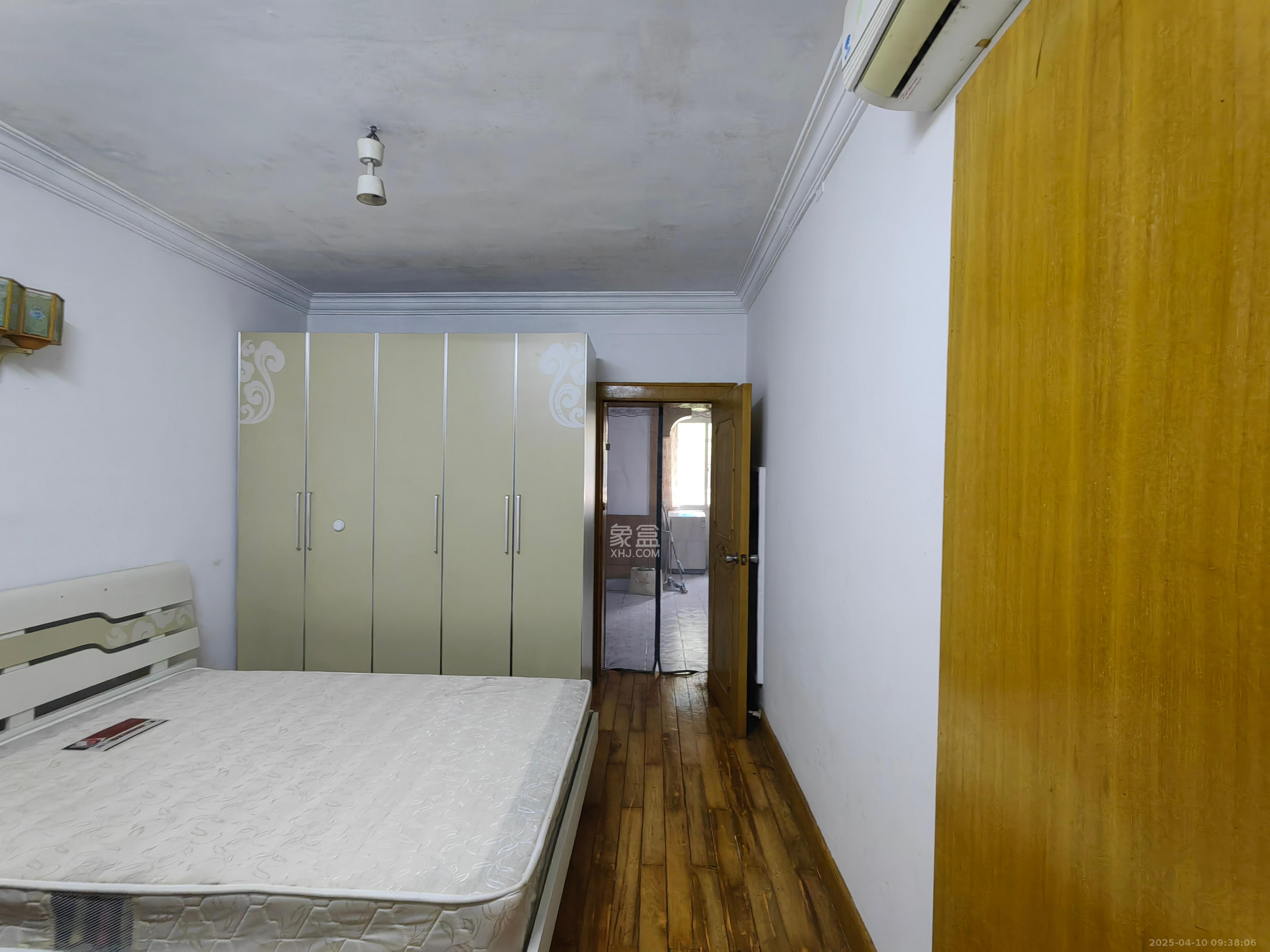 汽制宿舍 2室2厅1卫 1400.0元/月 汽制宿舍 2室2厅1卫 1400.0元/月室内图