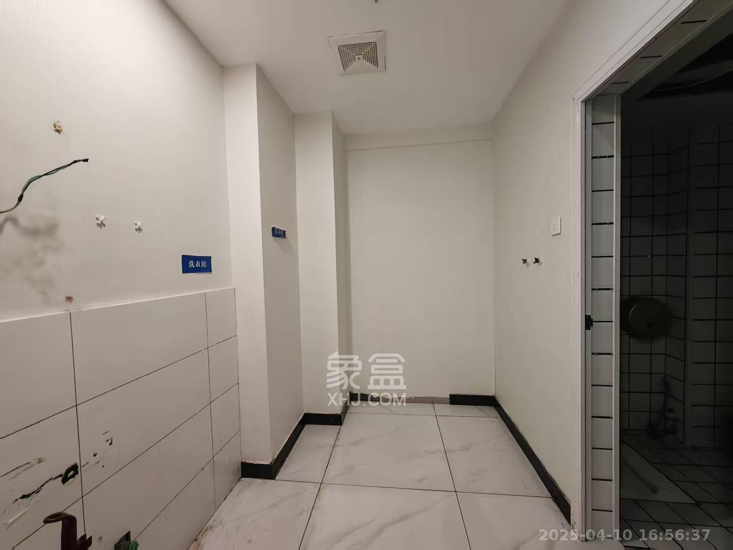 金茂梅溪湖  1室1厅1卫   1600.00元/月室内图