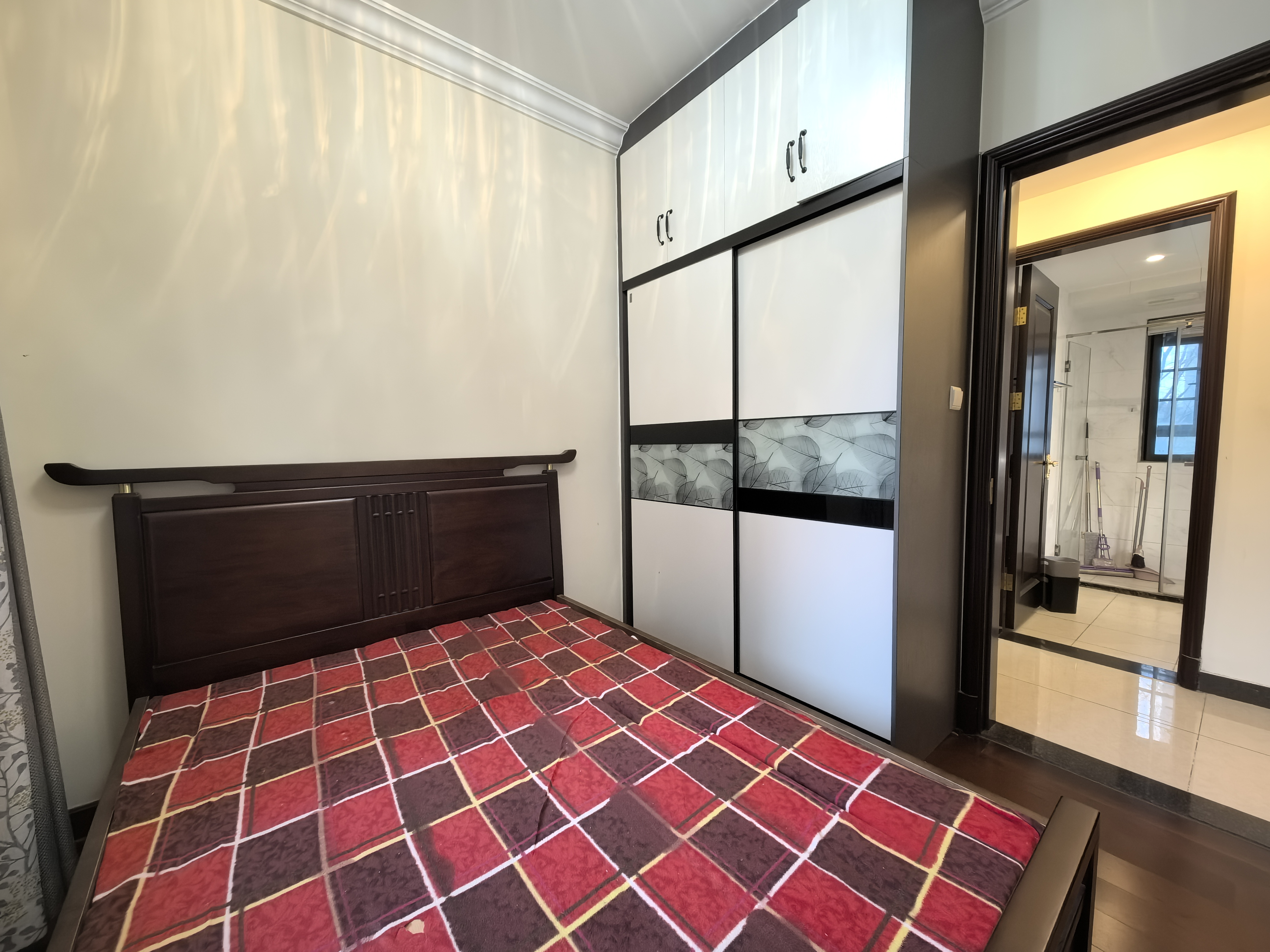 恒大华府 3室2厅1卫 1600.0元/月 恒大华府 3室2厅1卫 1600.0元/月室内图