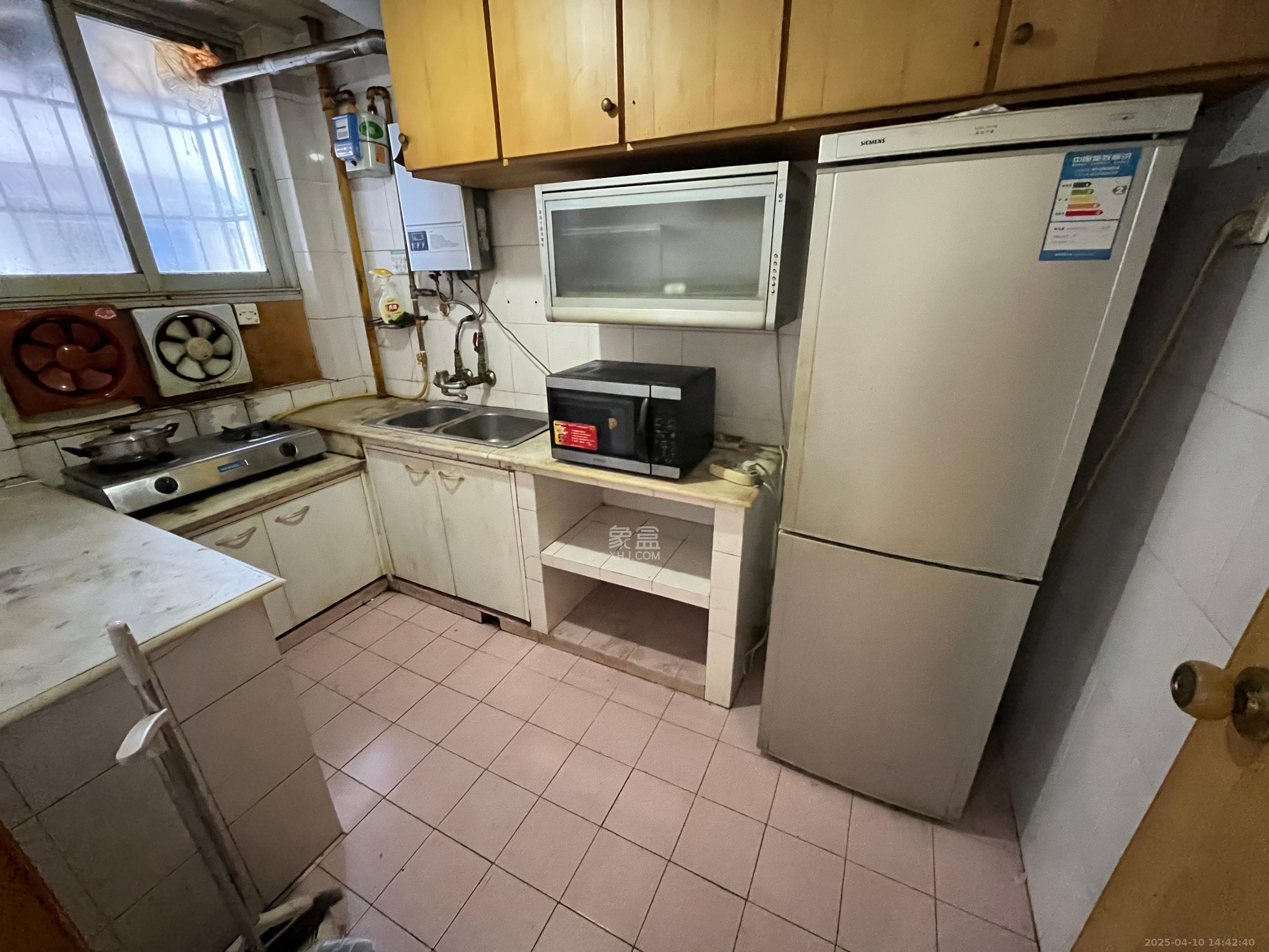 鸿园小区 3室2厅1卫 2300.0元/月 鸿园小区 3室2厅1卫 2300.0元/月室内图