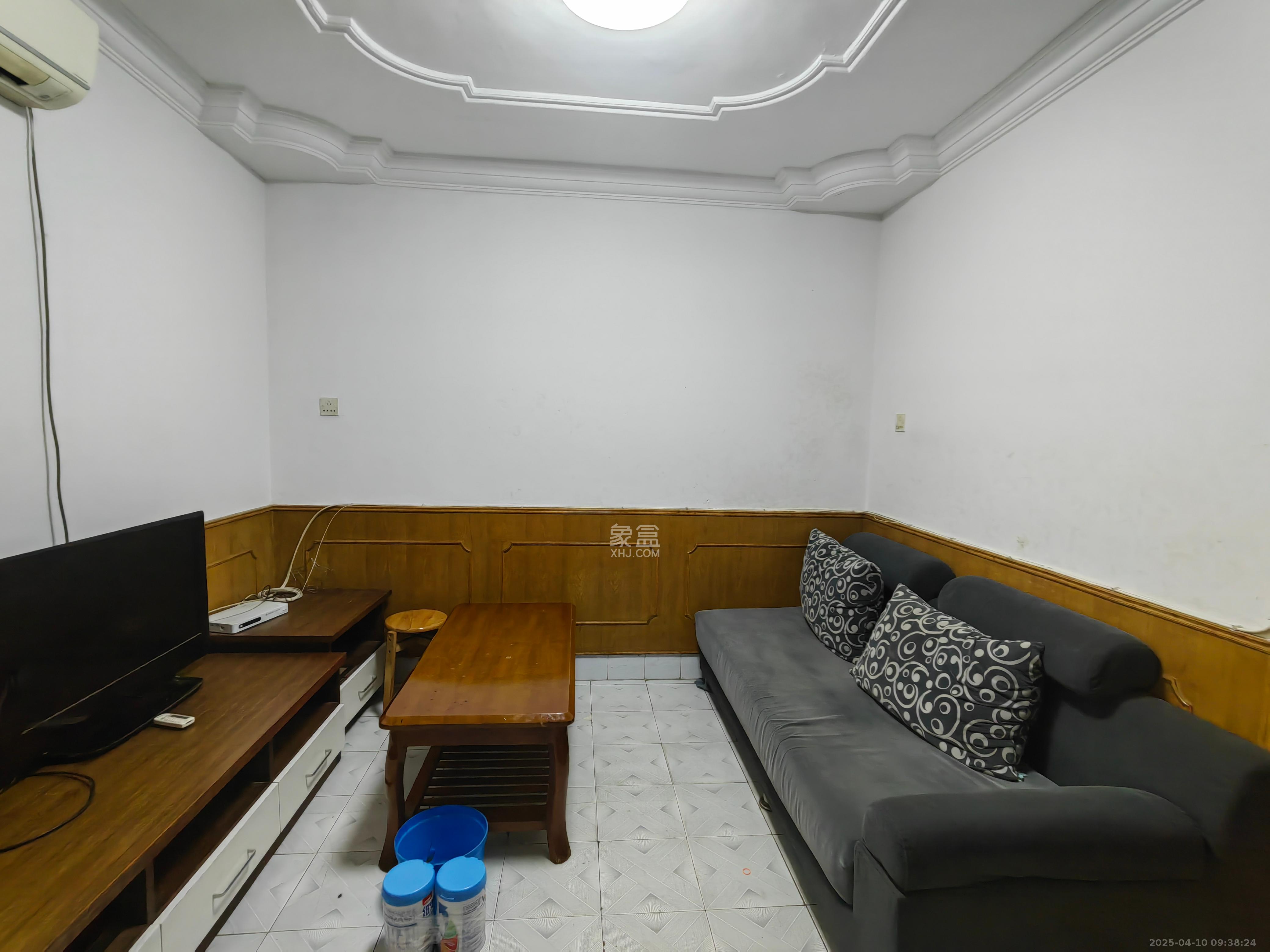 汽制宿舍 2室2厅1卫 1400.0元/月 汽制宿舍 2室2厅1卫 1400.0元/月室内图