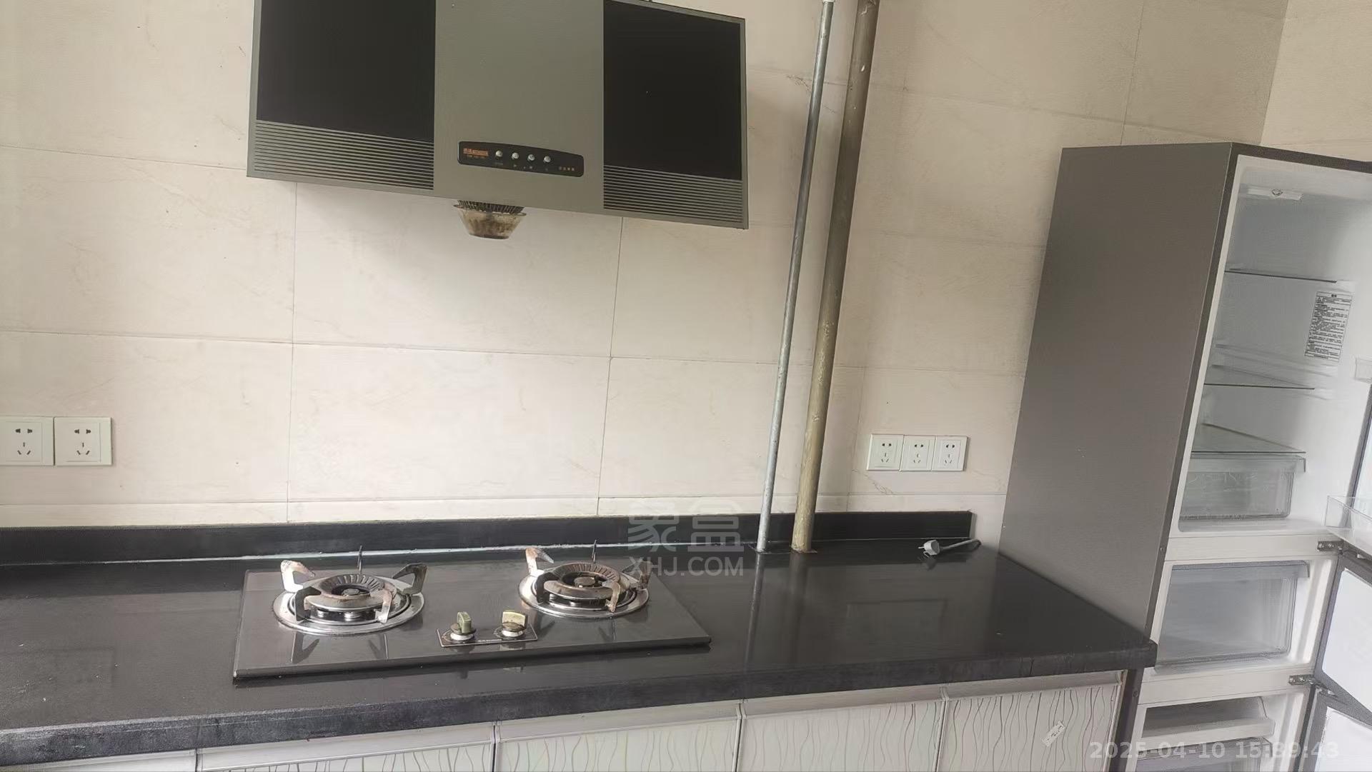 百益大厦 4室0厅1卫 2200.0元/月 百益大厦 4室0厅1卫 2200.0元/月室内图