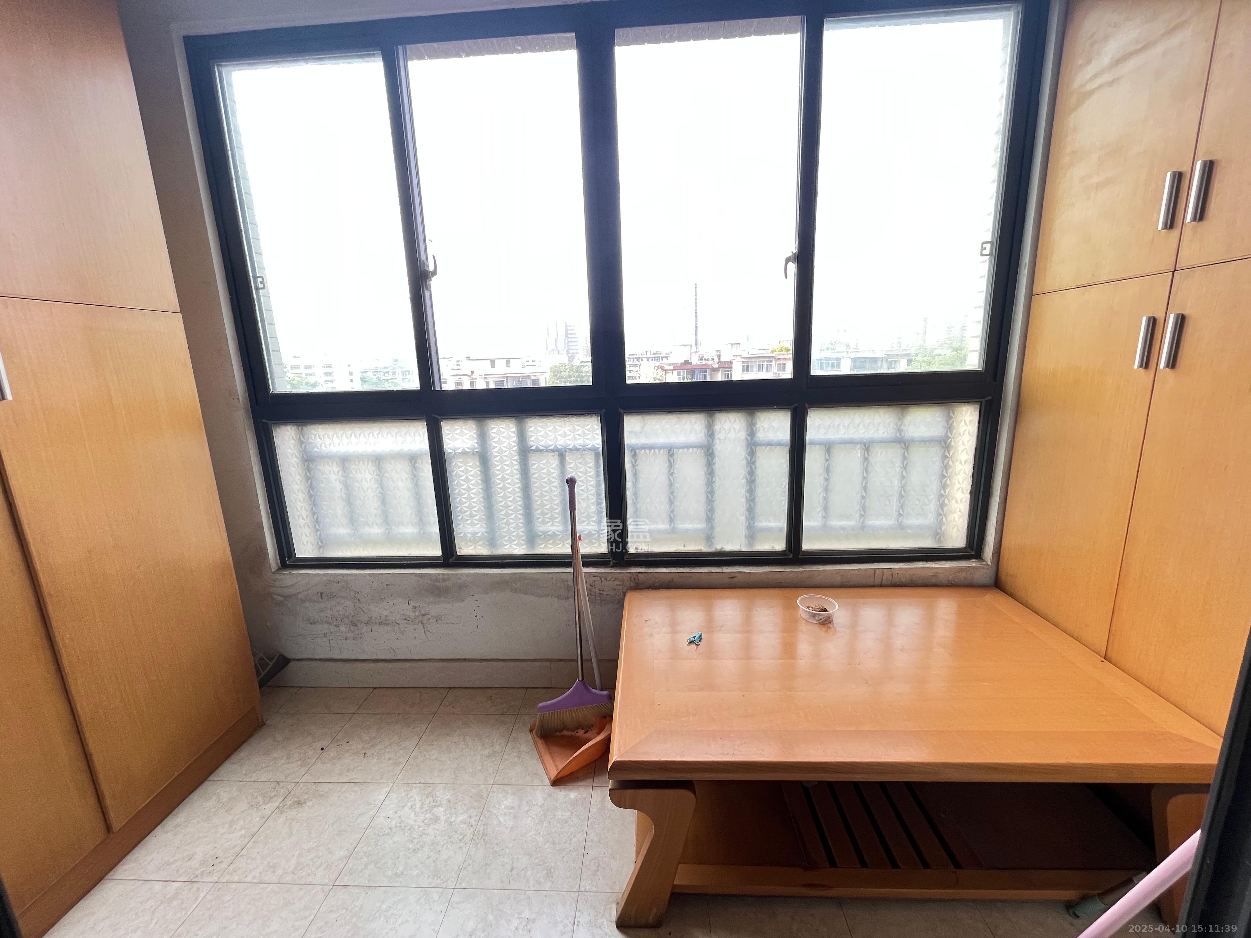 兰亭峰景  2室2厅1卫   2300.00元/月室内图