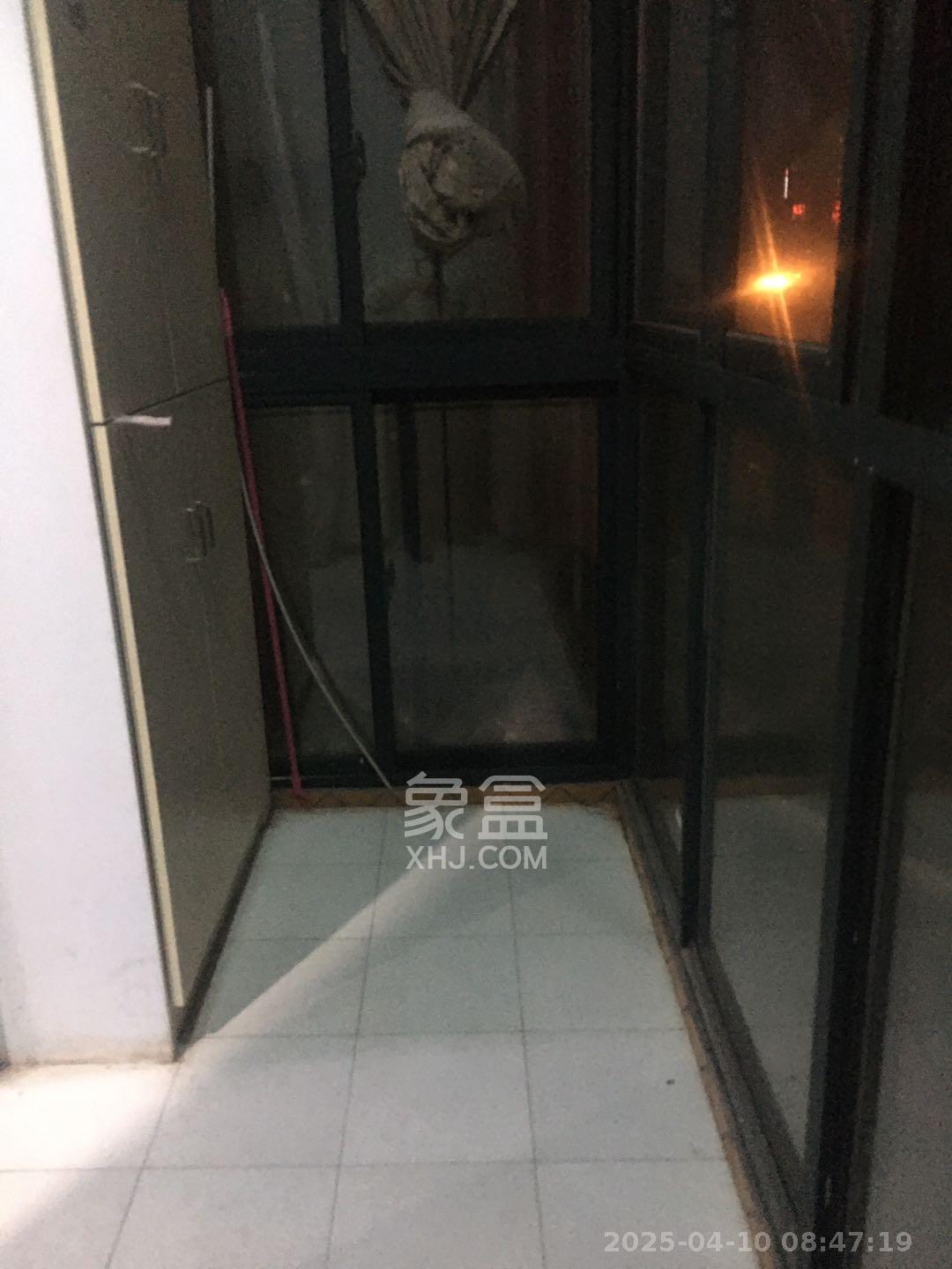 尊邸华庭 1室1厅1卫 1300.0元/月 尊邸华庭 1室1厅1卫 1300.0元/月室内图