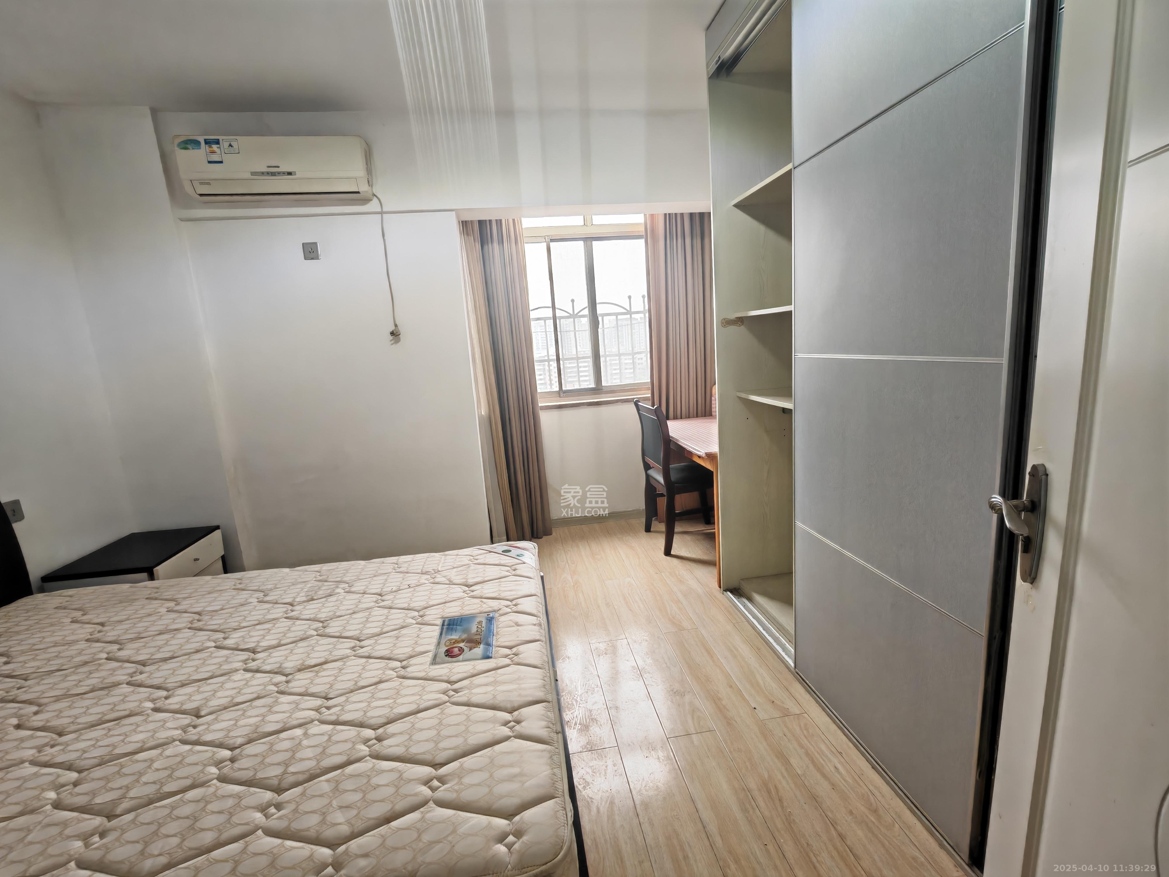 南国嘉苑 5室2厅2卫 3200.0元/月 南国嘉苑 5室2厅2卫 3200.0元/月室内图