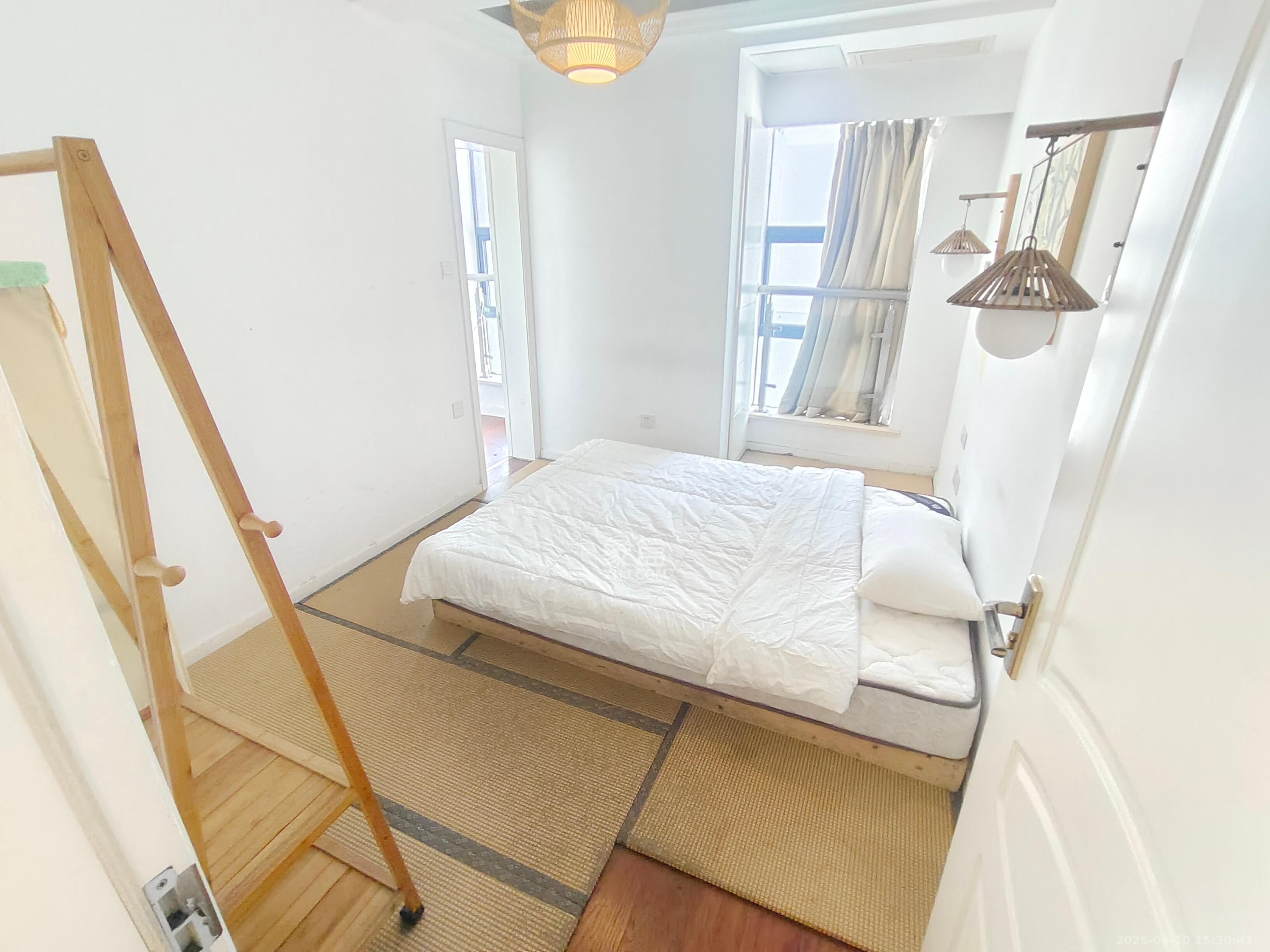 壹号公馆  1室1厅1卫    3200.0元/月 壹号公馆  1室1厅1卫    3200.0元/月