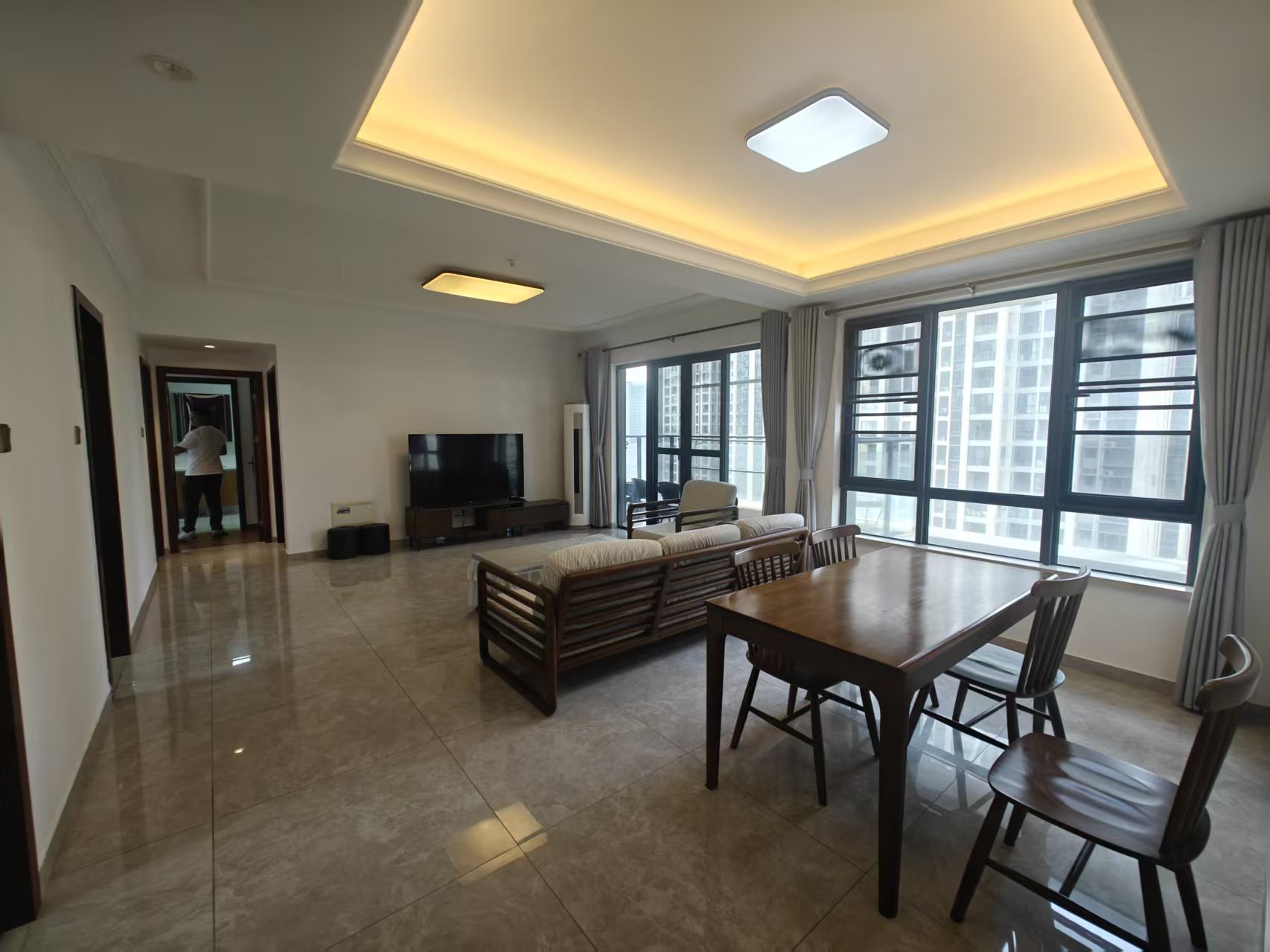 星华海岸城二期  3室2厅2卫    3000.0元/月 星华海岸城二期  3室2厅2卫    3000.0元/月室内图