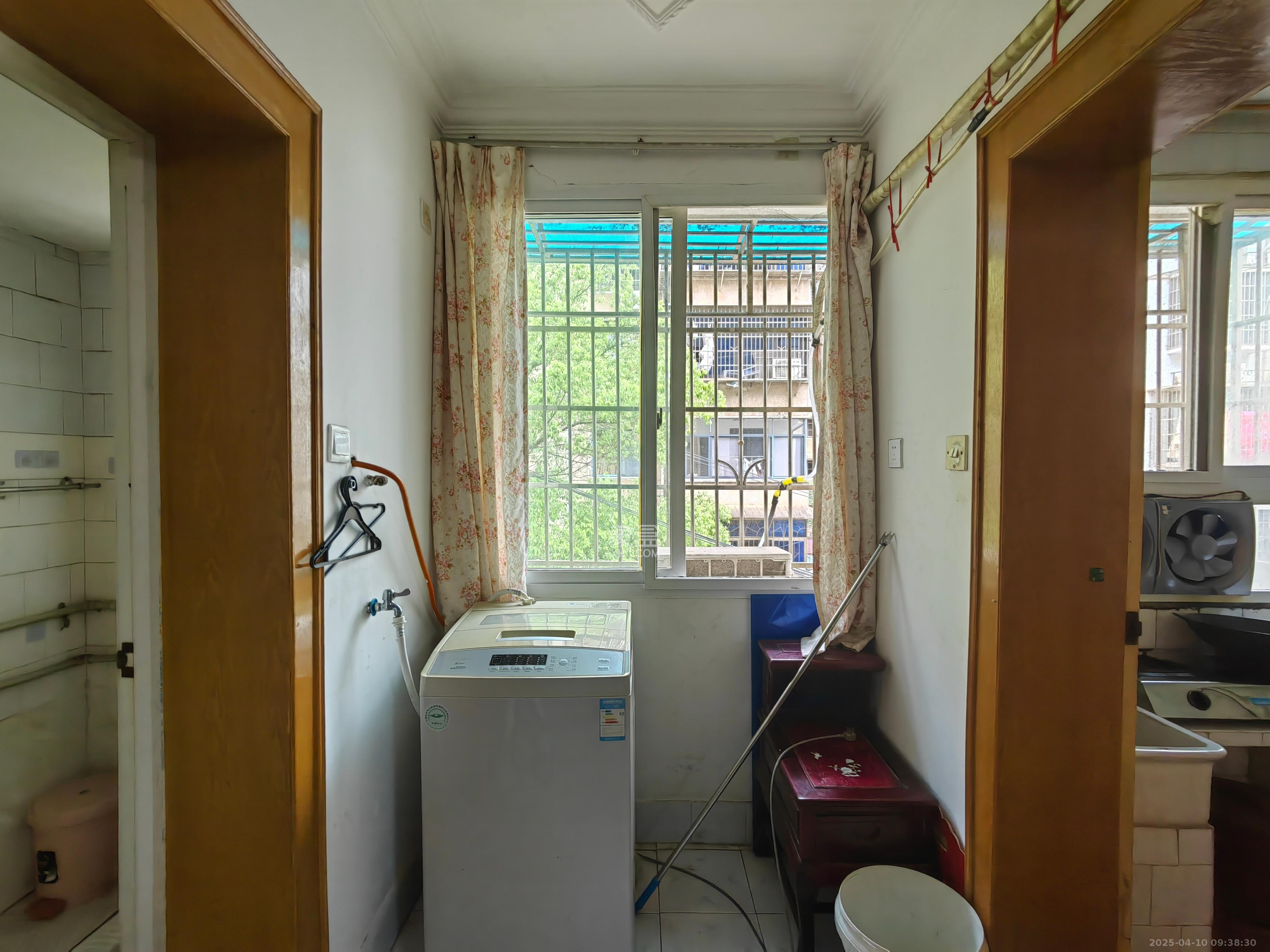 汽制宿舍 2室2厅1卫 1400.0元/月 汽制宿舍 2室2厅1卫 1400.0元/月室内图