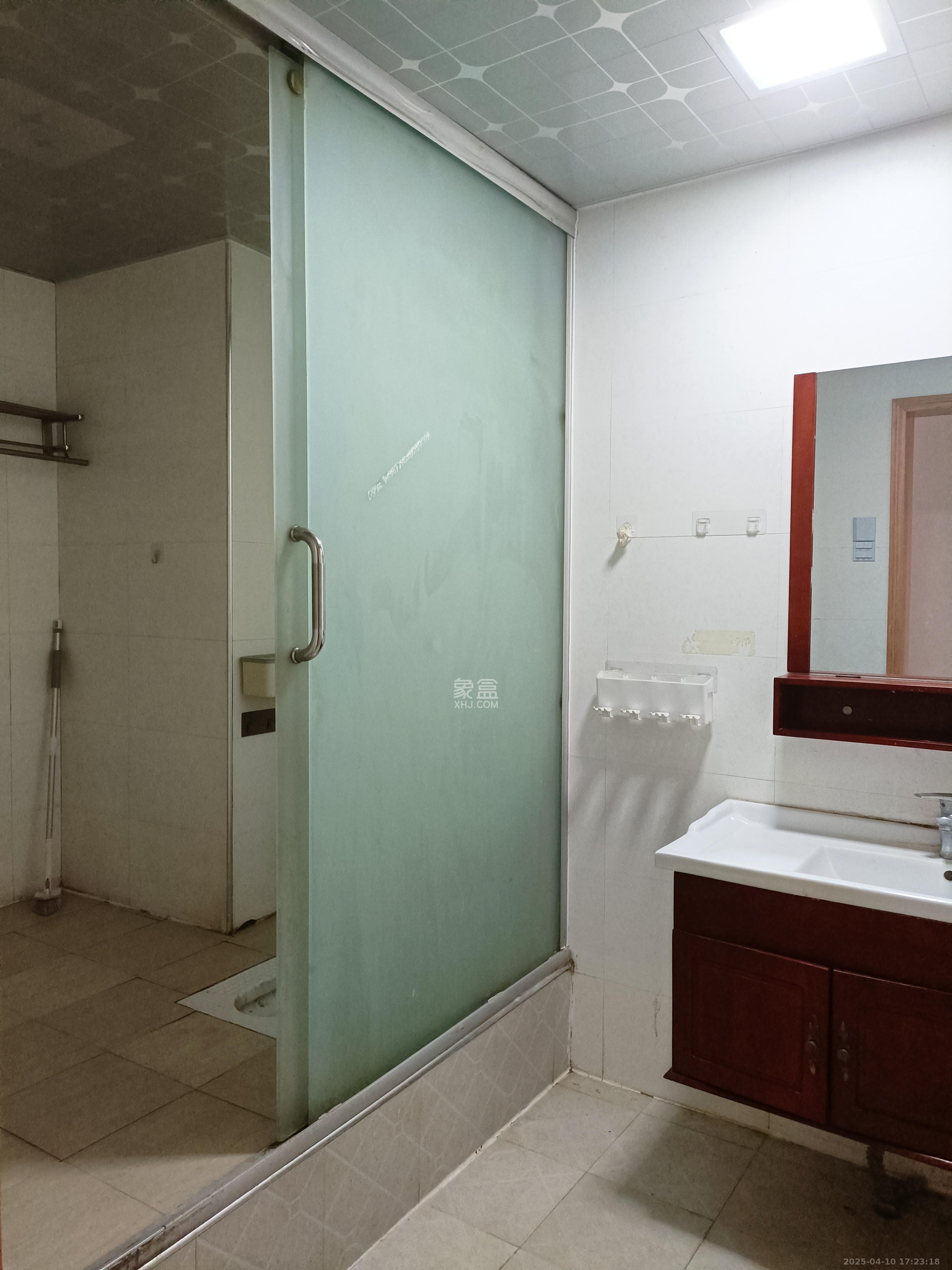 绿城桂花城 3室2厅1卫 2600.0元/月 绿城桂花城 3室2厅1卫 2600.0元/月室内图