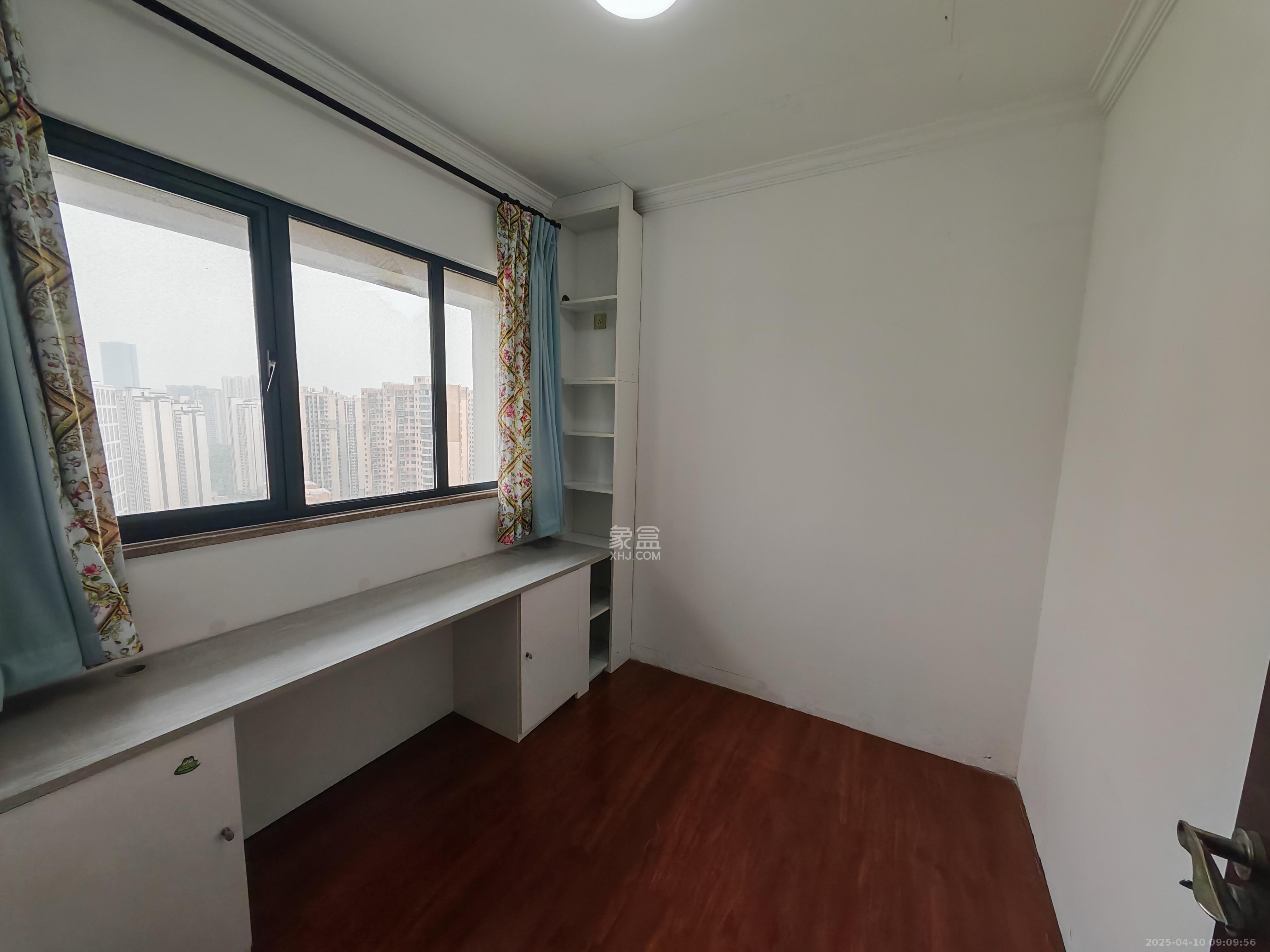 好莱城(弘德西街) 3室2厅1卫 2300.0元/月 好莱城(弘德西街) 3室2厅1卫 2300.0元/月室内图