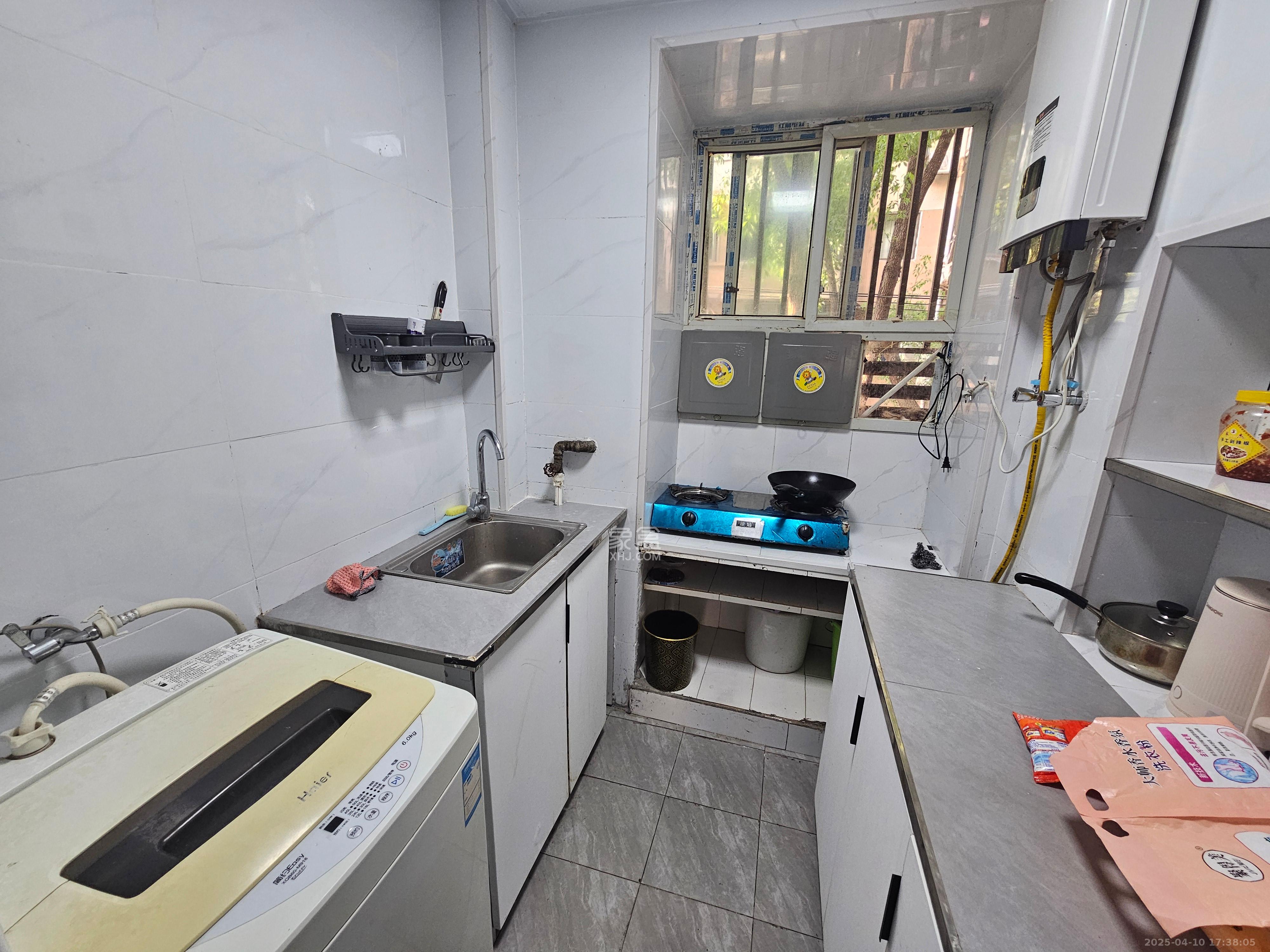 文艺新村  1室0厅0卫    1500.0元/月室内图