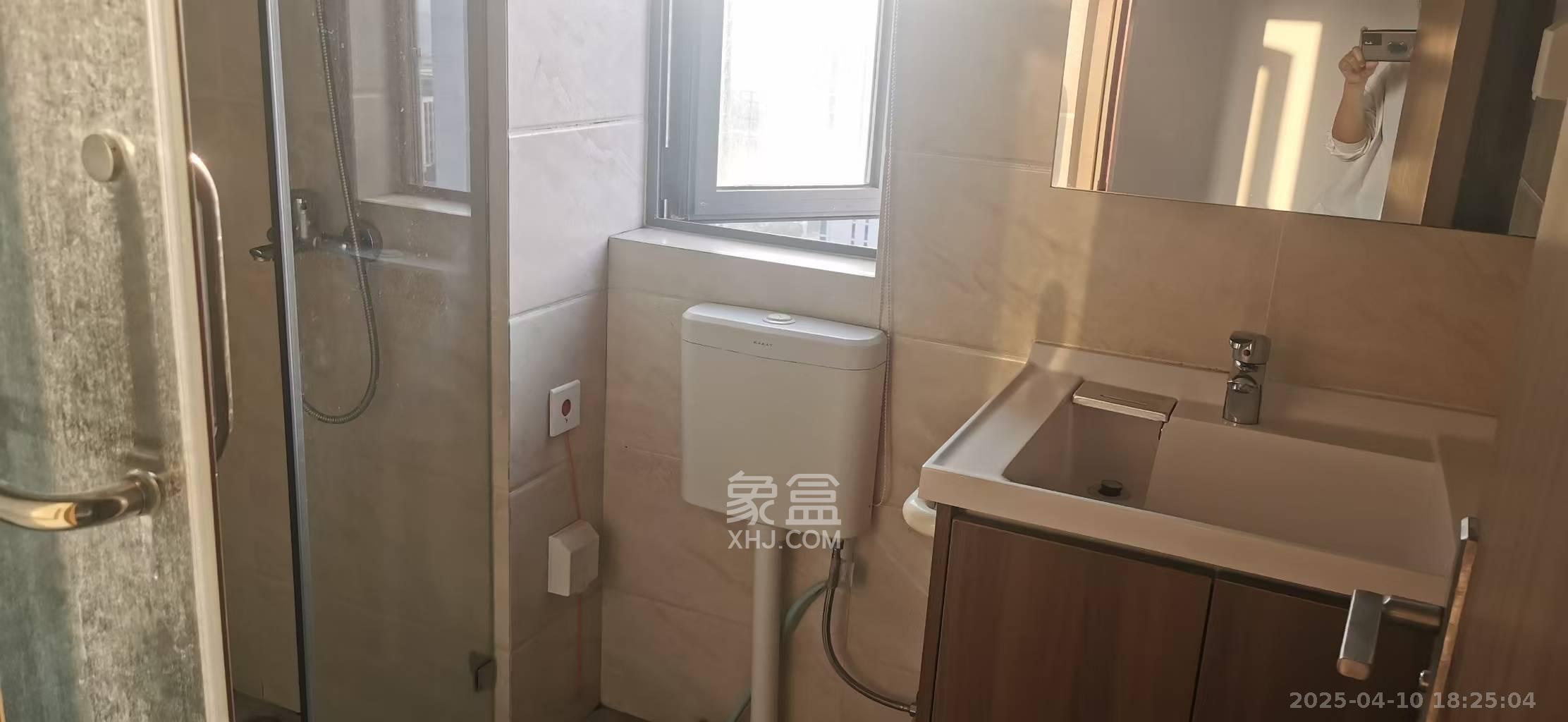 保利恒伟时光印象  4室2厅2卫    2600.0元/月室内图