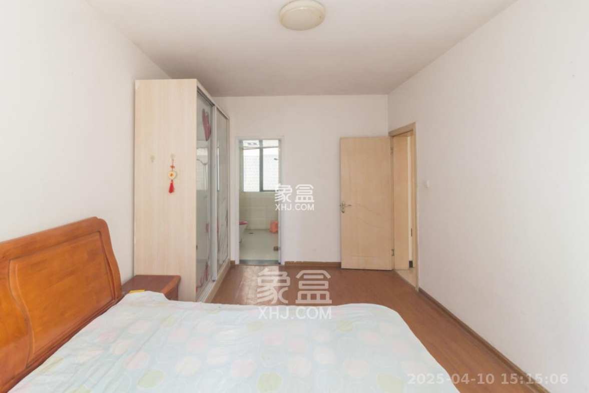 旭辉华庭 3室2厅2卫 1750.0元/月 旭辉华庭 3室2厅2卫 1750.0元/月室内图