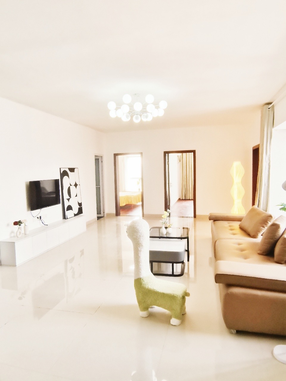 长和广场 3室2厅2卫 2500.0元/月 长和广场 3室2厅2卫 2500.0元/月室内图