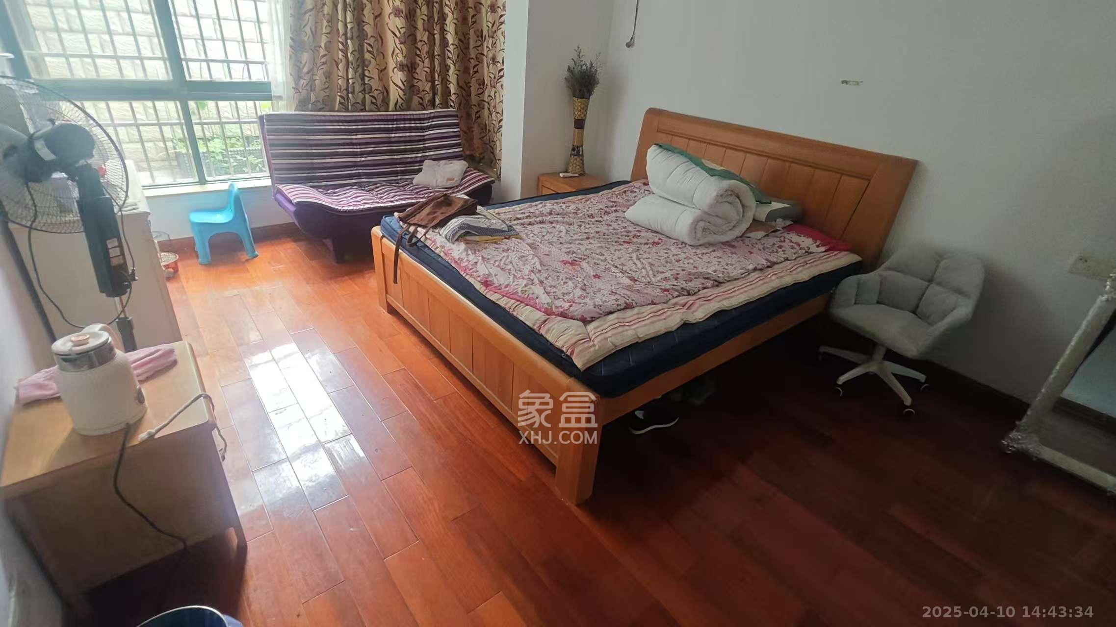 望兴景园一期 1室2厅1卫 1900.0元/月 望兴景园一期 1室2厅1卫 1900.0元/月室内图