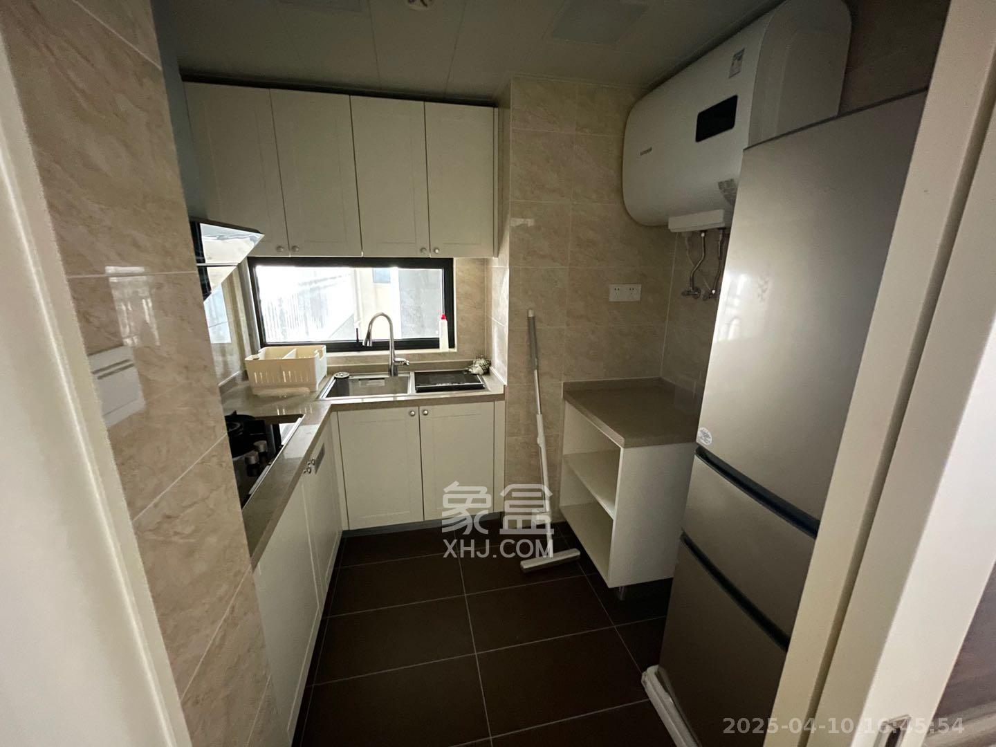 万科魅力之城  3室2厅1卫    2399.0元/月 万科魅力之城  3室2厅1卫    2399.0元/月室内图