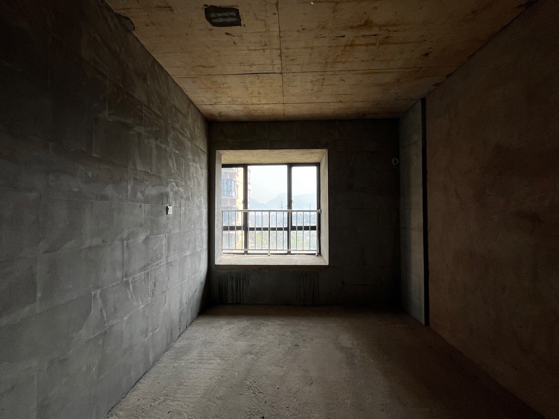 天门壹号 3室2厅2卫 48.0万 天门壹号 3室2厅2卫 48.0万客厅