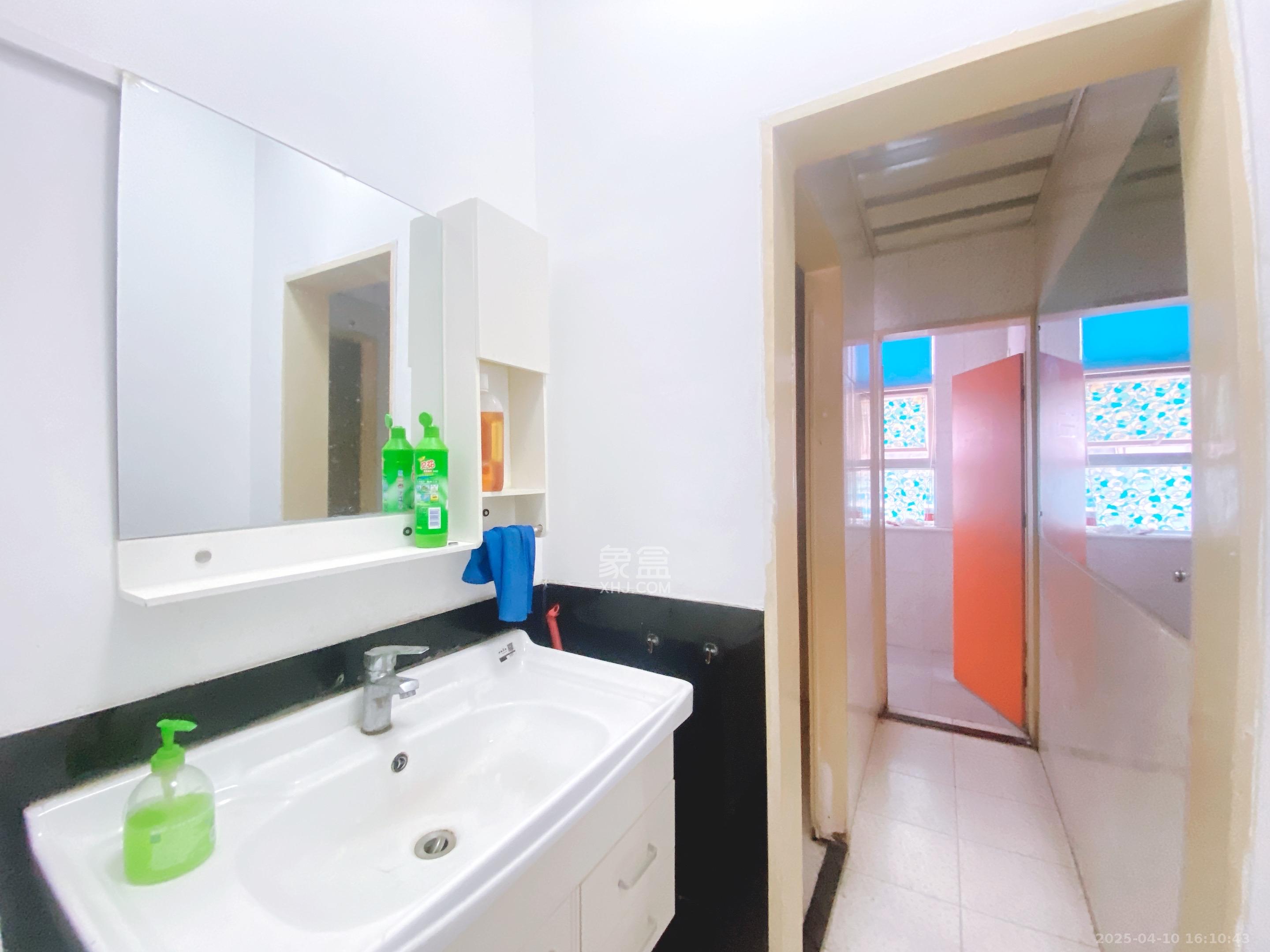 建鸿达现代城 1室0厅0卫 11000.0元/月 建鸿达现代城 1室0厅0卫 11000.0元/月室内图