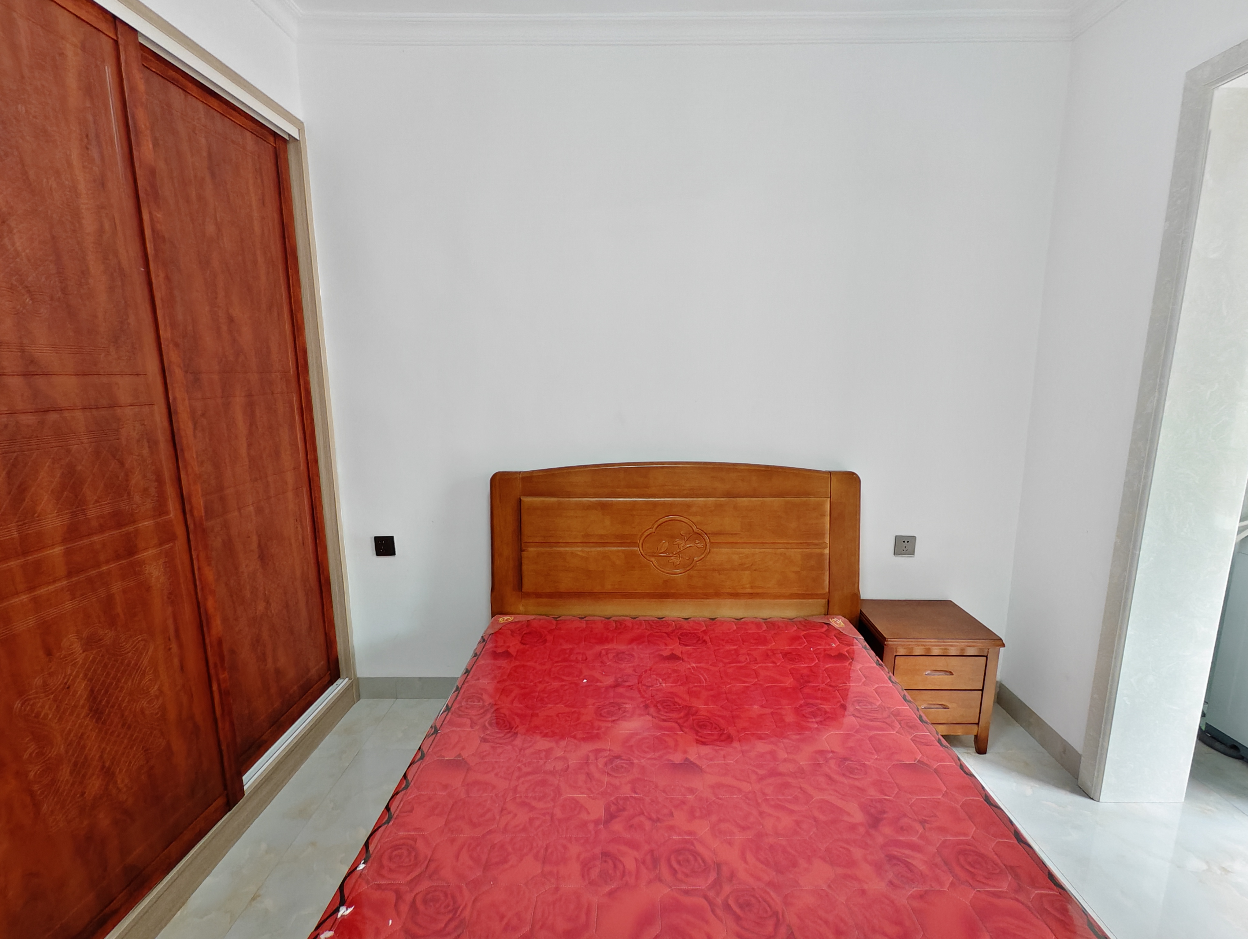 立新长湖安置区(水映豪廷安置房) 2室1厅1卫 1300.0元/月 立新长湖安置区(水映豪廷安置房) 2室1厅1卫 1300.0元/月室内图