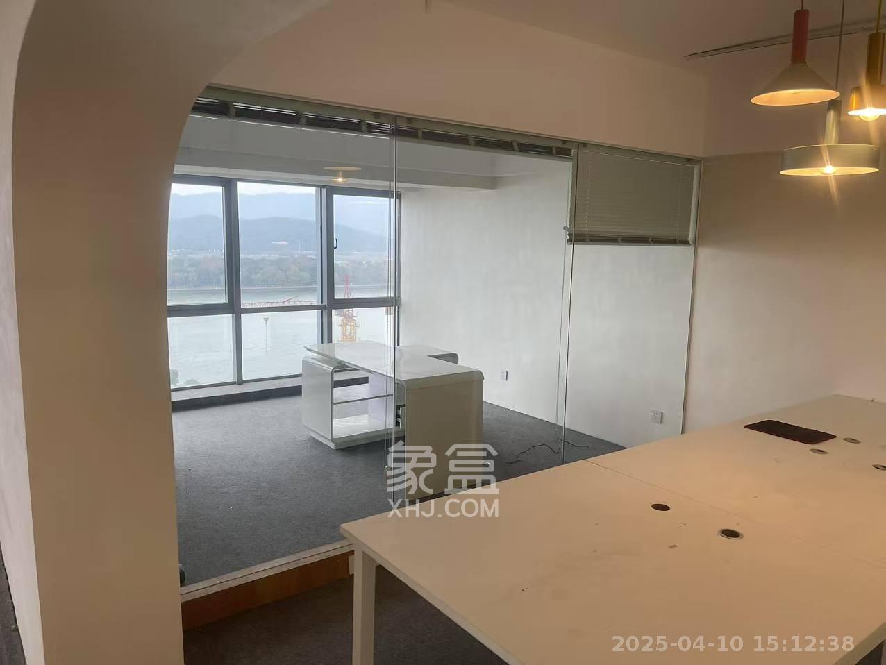 保利国际广场 1室1厅1卫 7800.0元/月 保利国际广场 1室1厅1卫 7800.0元/月室内图