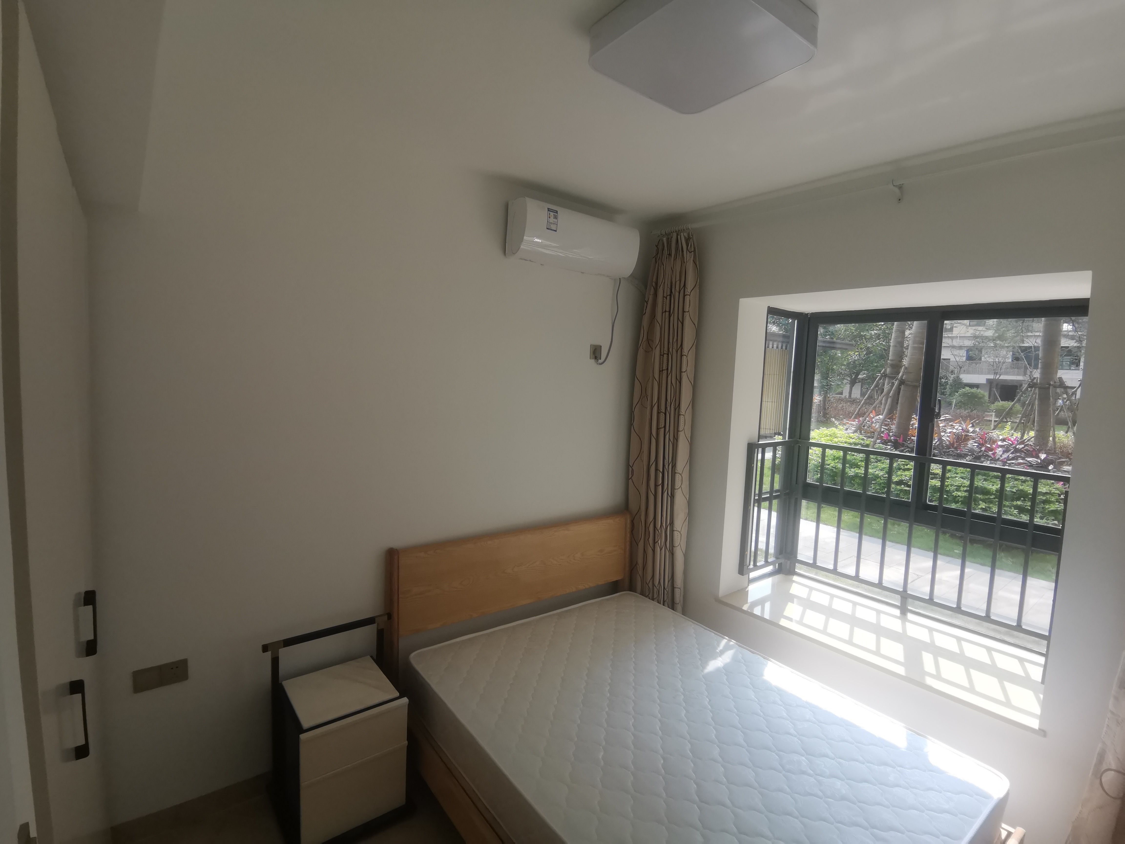 港岛花园  1室0厅0卫   2600.00元/月室内图