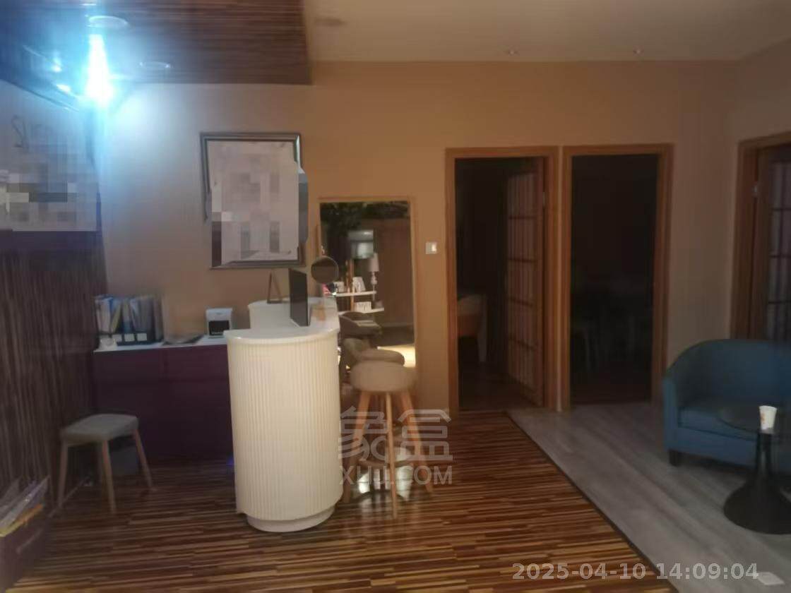 大汉希尔顿 3室1厅1卫 8000.0元/月 大汉希尔顿 3室1厅1卫 8000.0元/月户型图