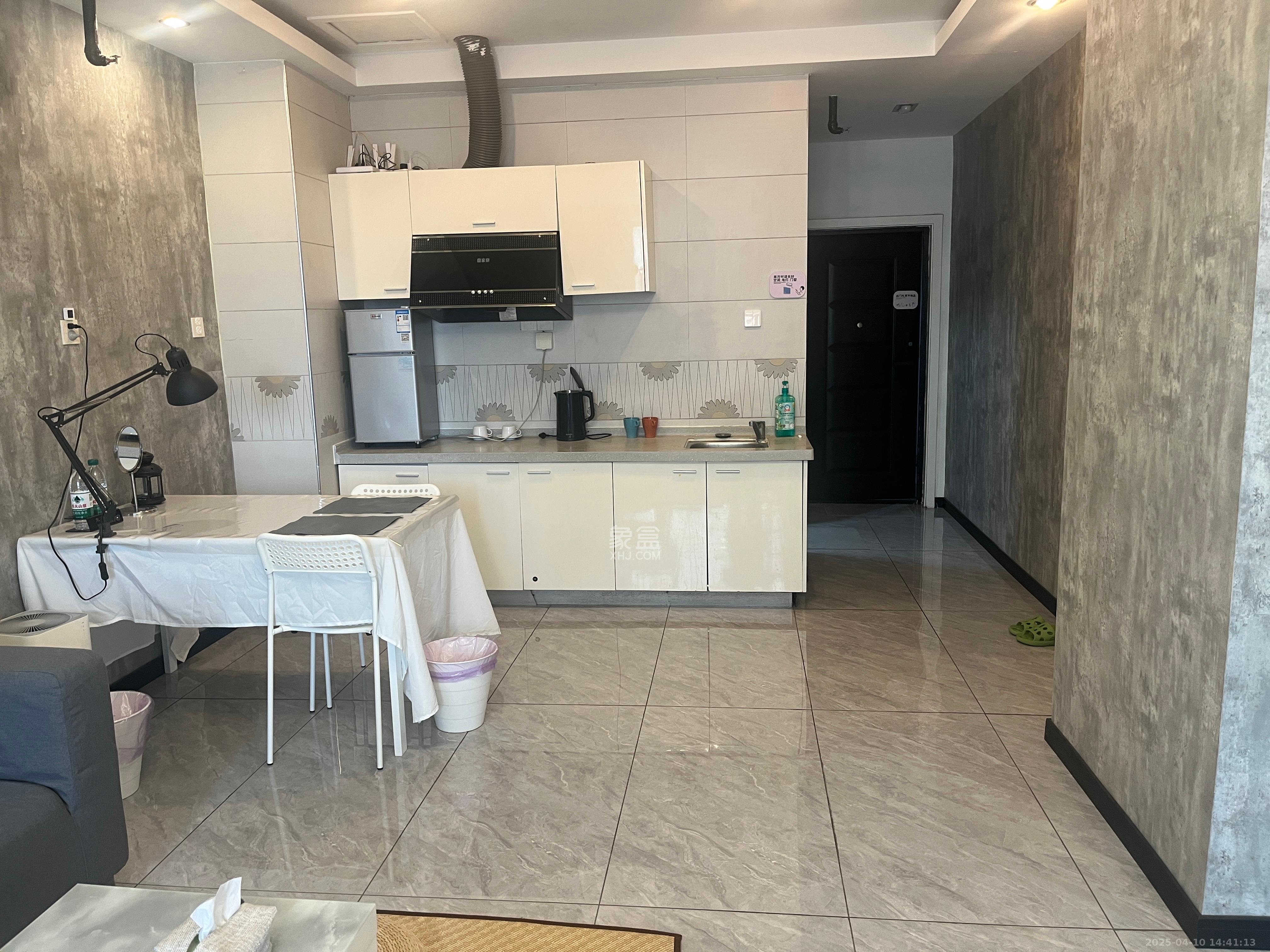 昊天大厦 1室1厅1卫 2300.0元/月 昊天大厦 1室1厅1卫 2300.0元/月室内图