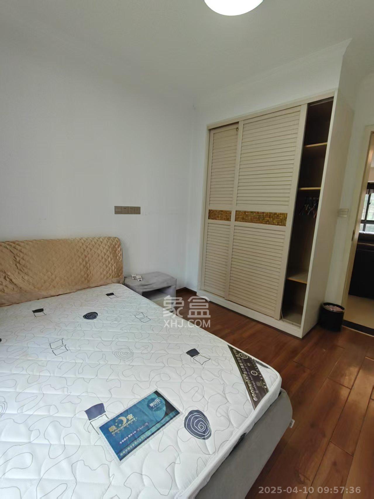 山水嘉园 4室2厅2卫 2500.0元/月 山水嘉园 4室2厅2卫 2500.0元/月室内图