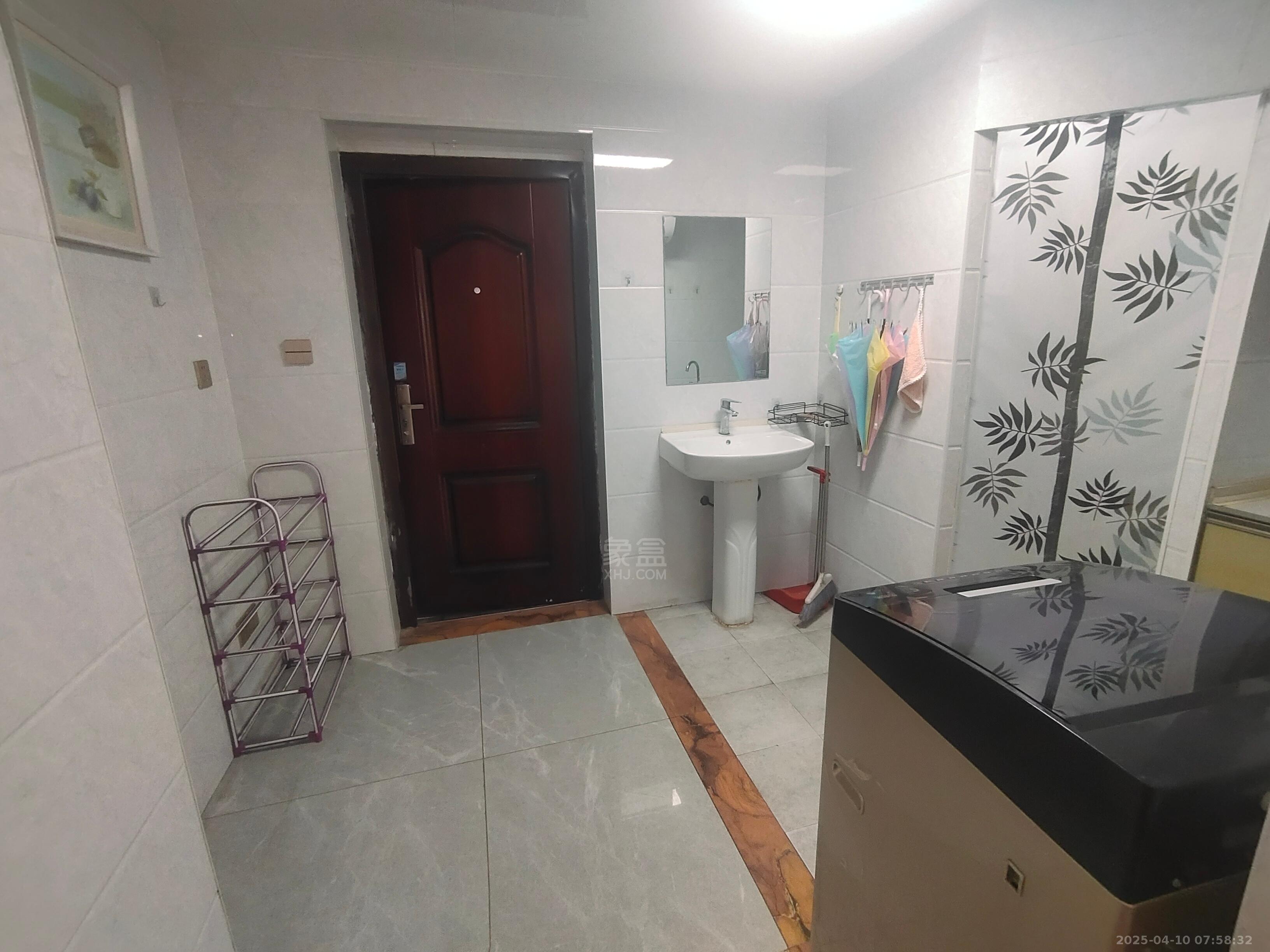 鸿益广场 1室1厅1卫 1100.0元/月 鸿益广场 1室1厅1卫 1100.0元/月室内图