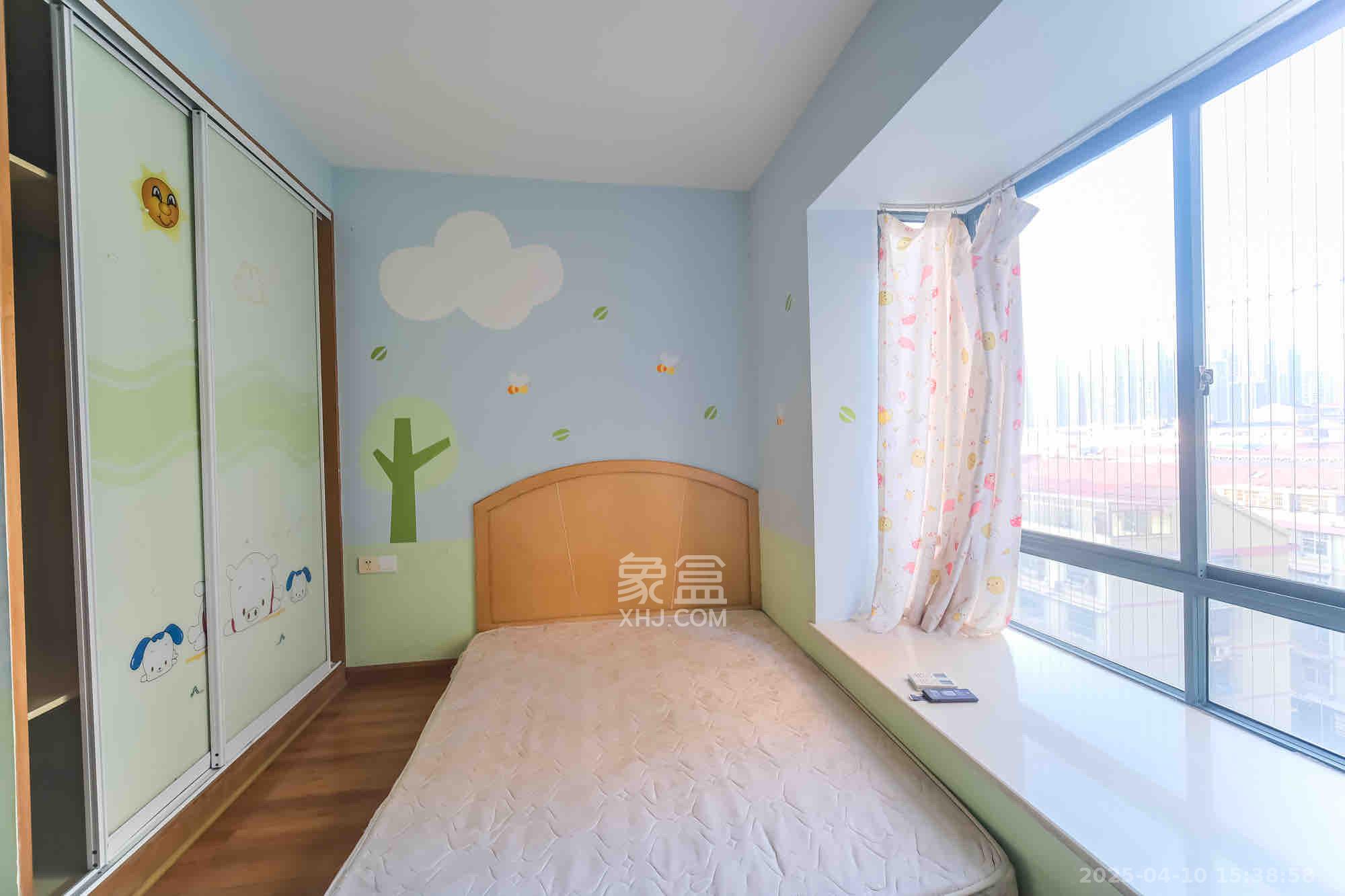 圆梦完美生活  4室2厅1卫   2200.00元/月室内图