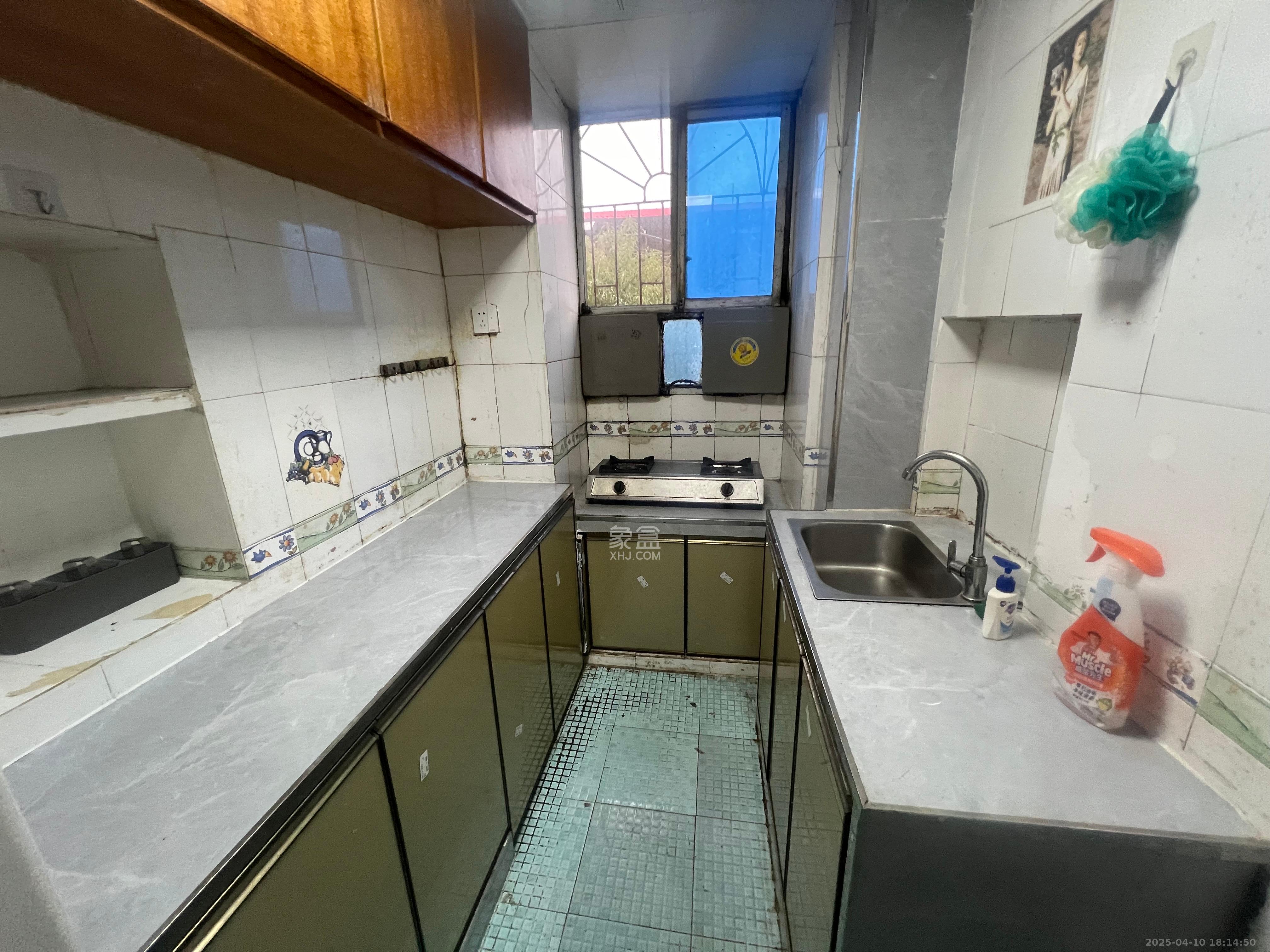 杏花苑 3室1厅1卫 1400.0元/月 杏花苑 3室1厅1卫 1400.0元/月室内图