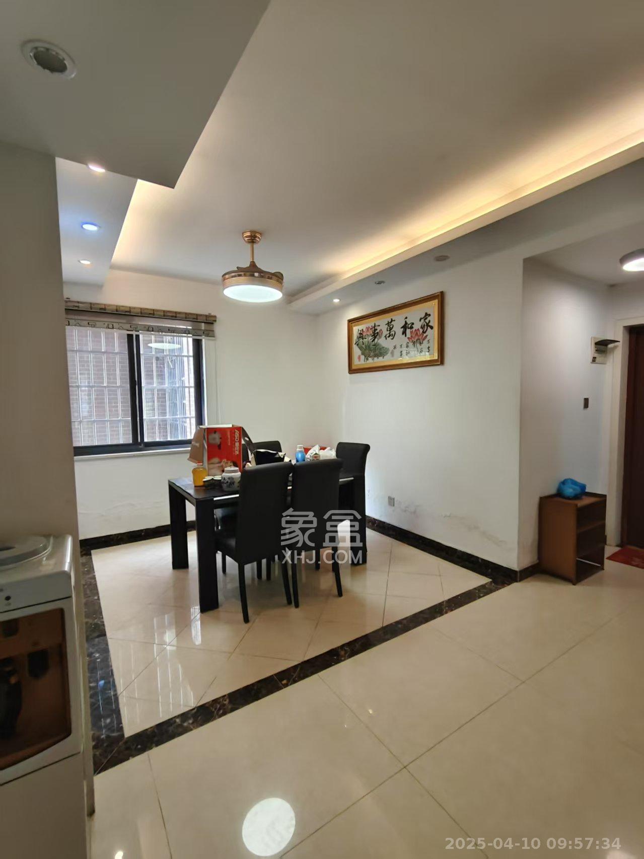 山水嘉园 4室2厅2卫 2500.0元/月 山水嘉园 4室2厅2卫 2500.0元/月室内图