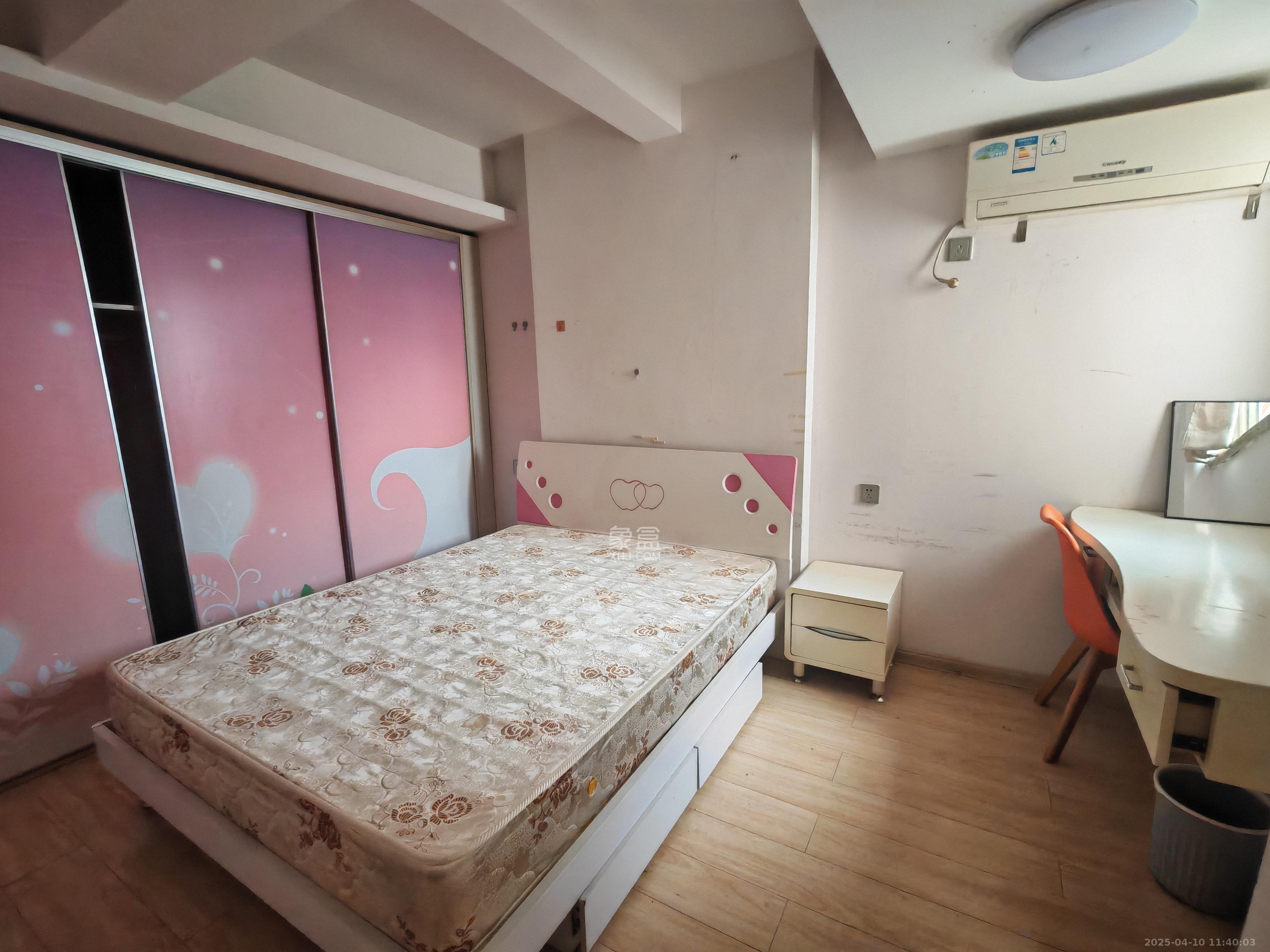 南国嘉苑 5室2厅2卫 3200.0元/月 南国嘉苑 5室2厅2卫 3200.0元/月室内图