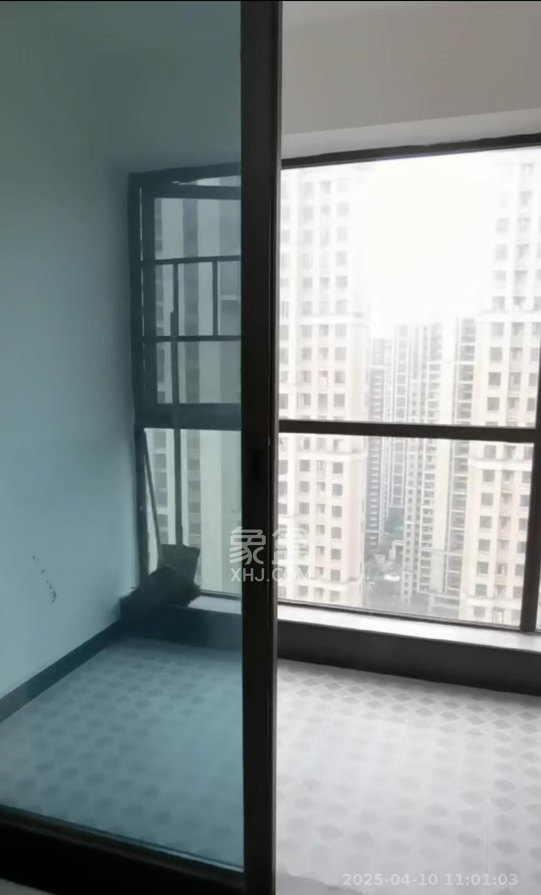 卓越浅水湾  3室2厅2卫   2800.00元/月室内图